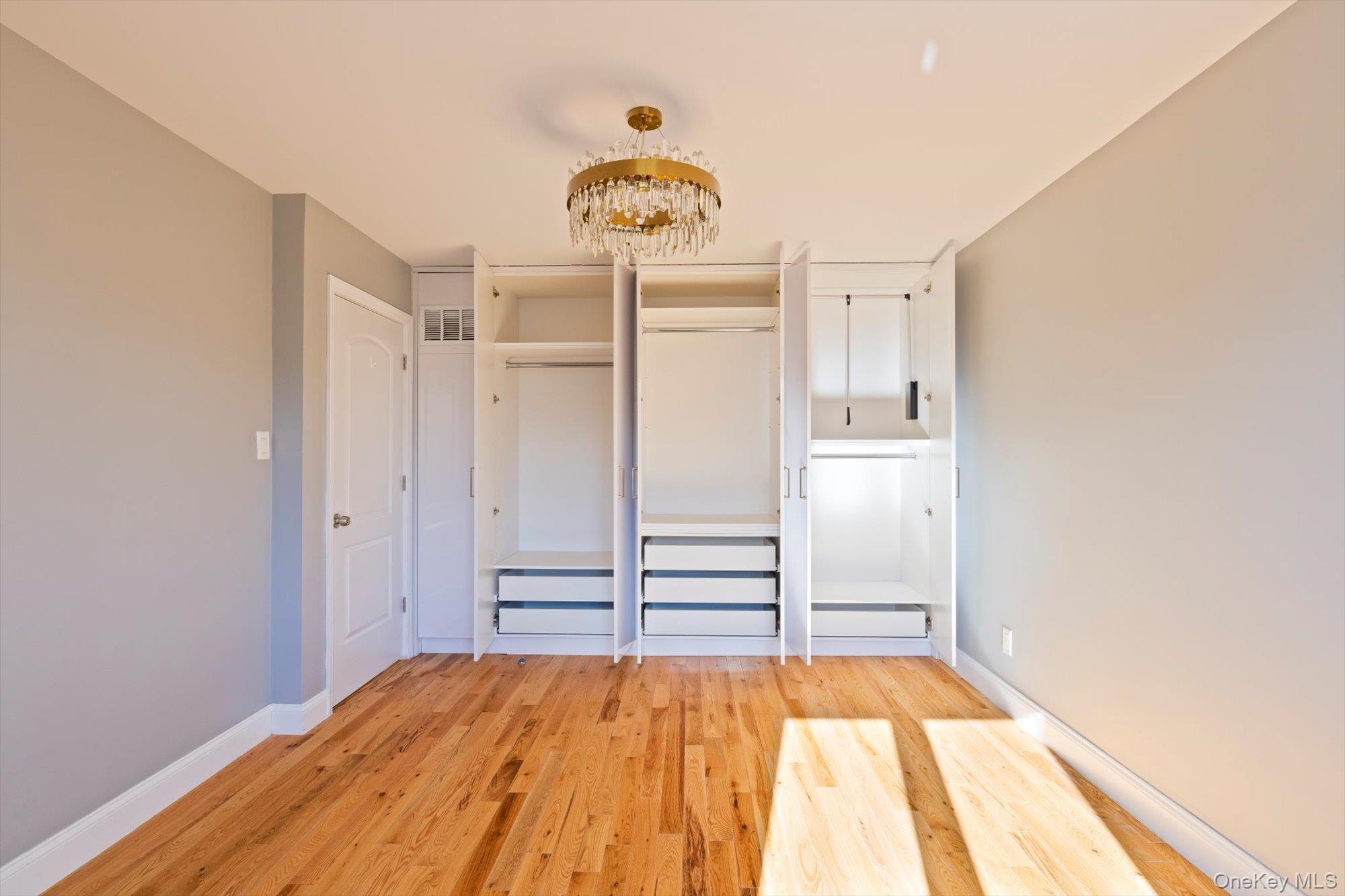 #8 photo, 144-14 68th Avenue, Kew Garden Hills , NY 11367