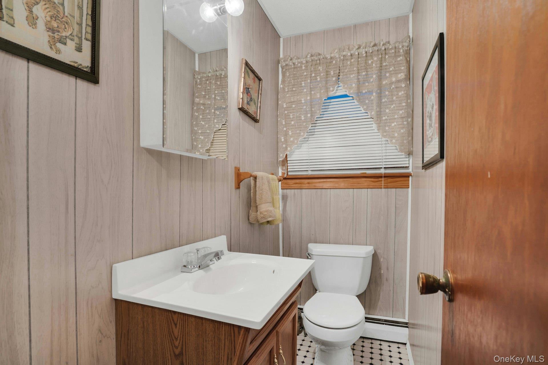 #16 photo, 606 7th Avenue, East Northport , NY 11731