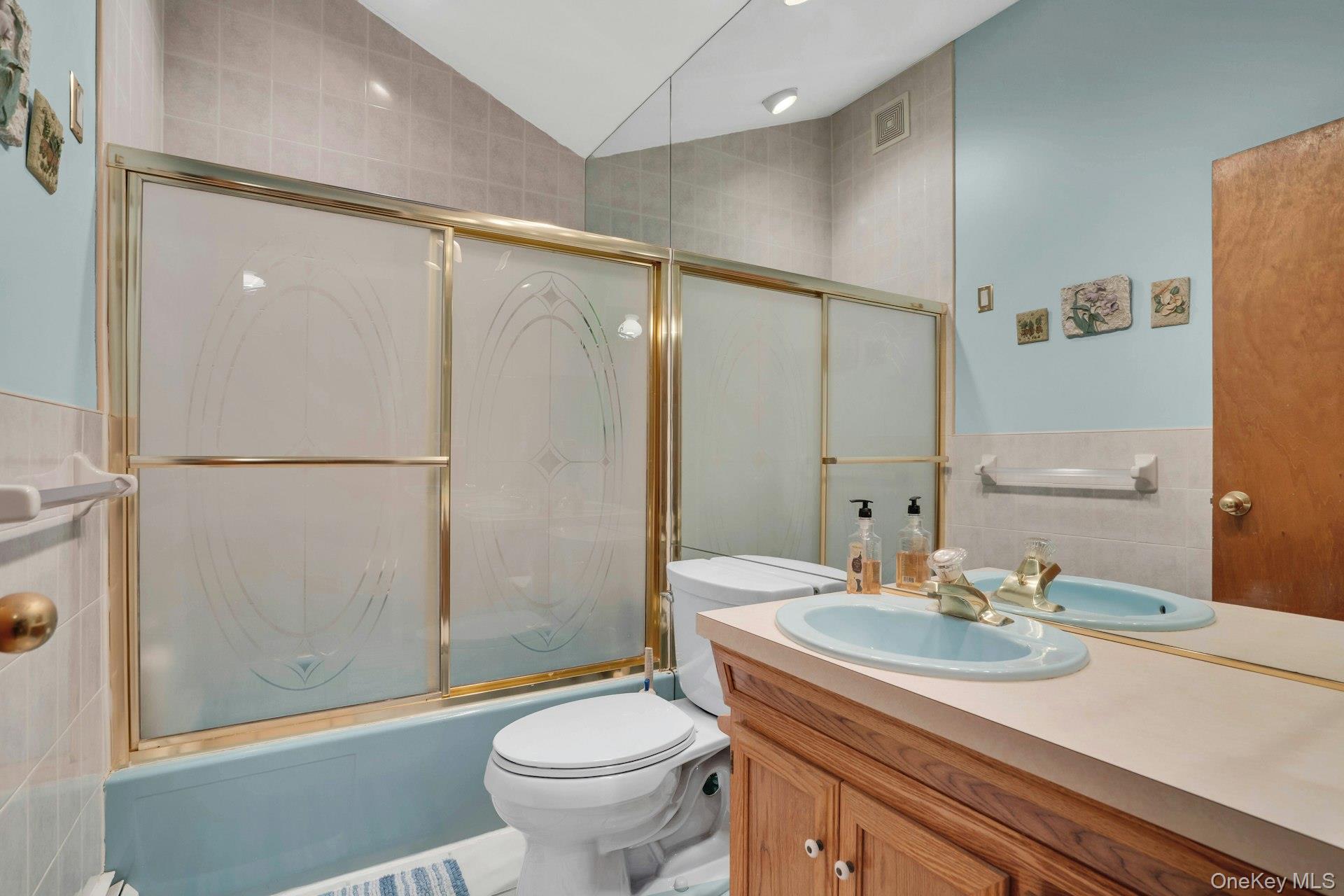 #19 photo, 606 7th Avenue, East Northport , NY 11731