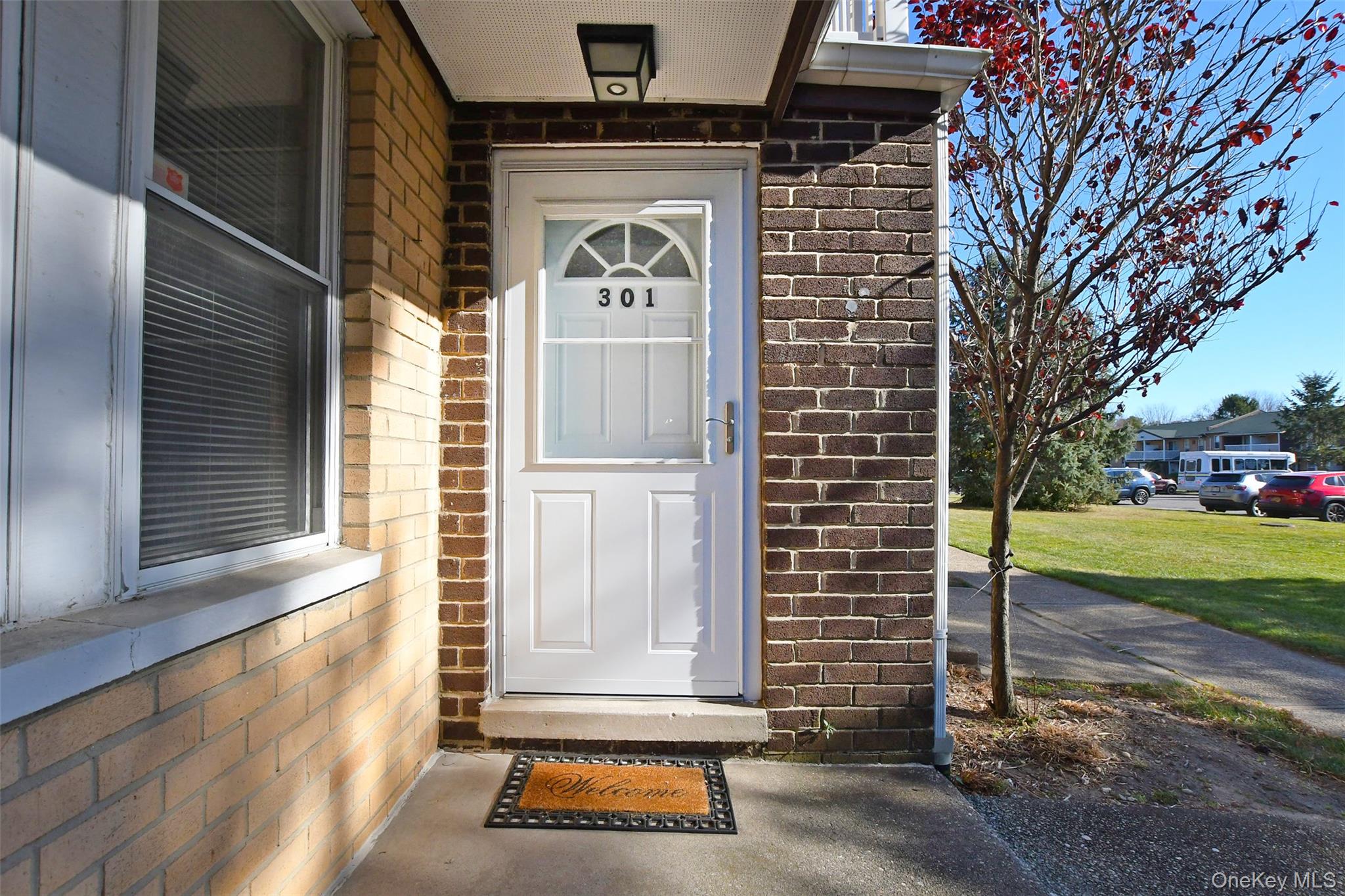 #1 photo, 301 Artist Lake Drive, Middle Island , NY 11953