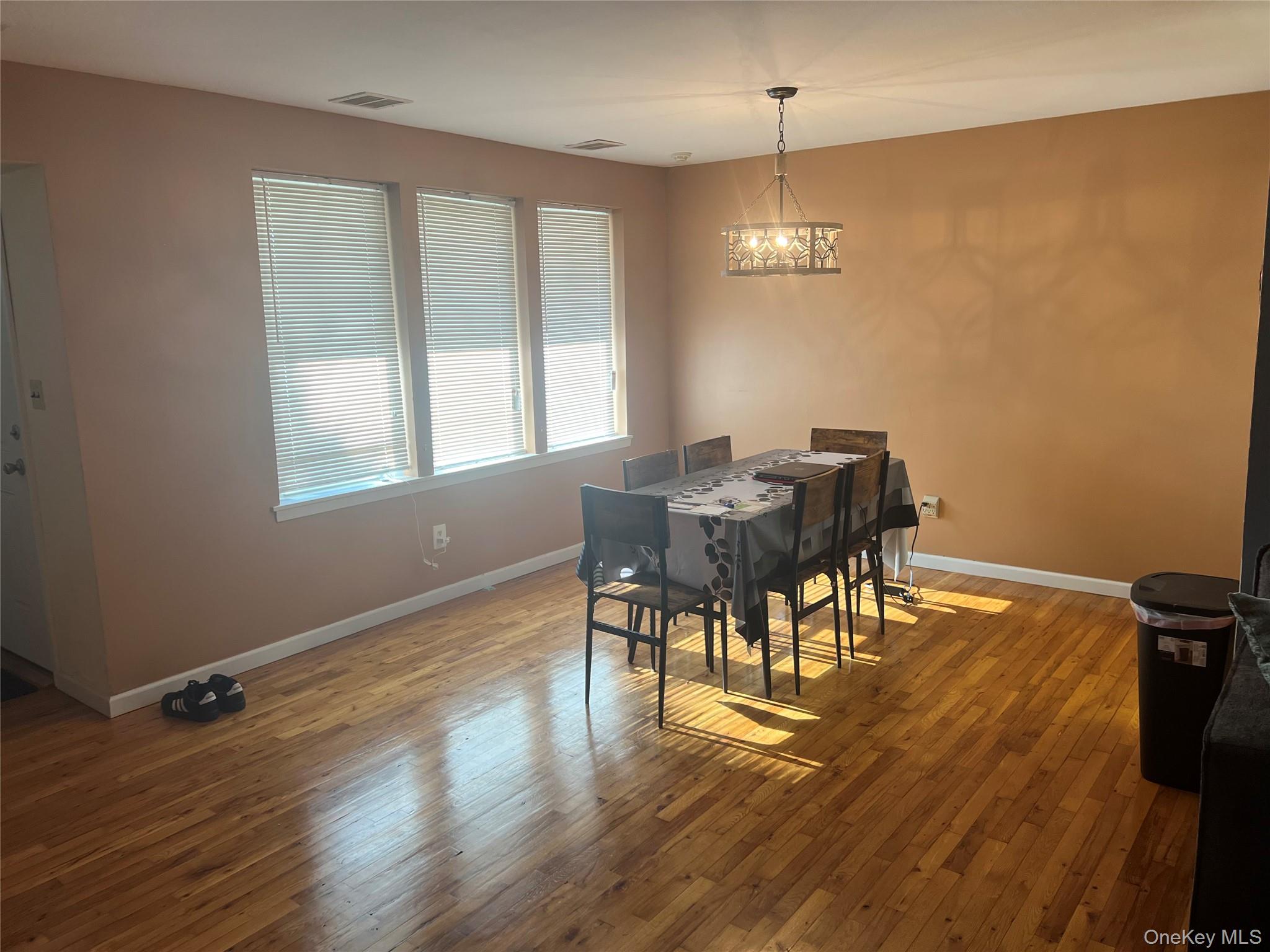 #9 photo, 301 Artist Lake Drive, Middle Island , NY 11953