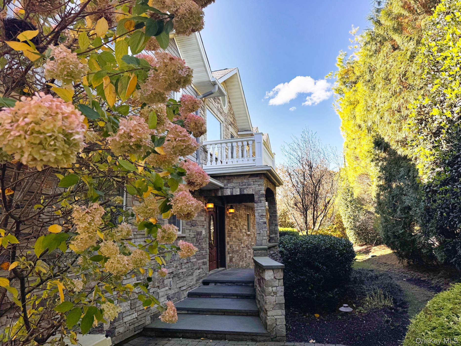 #4 photo, 510 Shore Drive, Oakdale , NY 11769