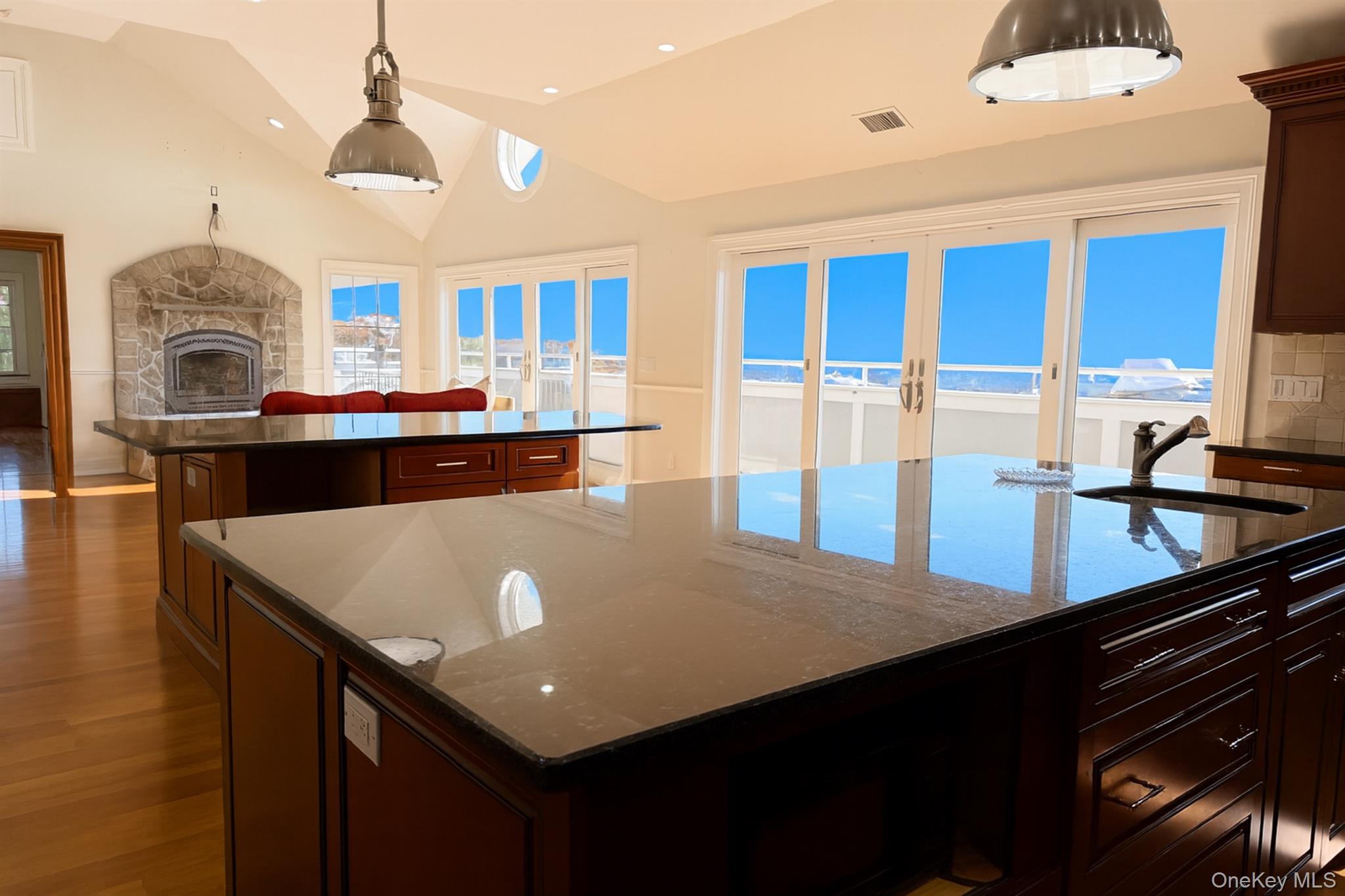 #8 photo, 510 Shore Drive, Oakdale , NY 11769