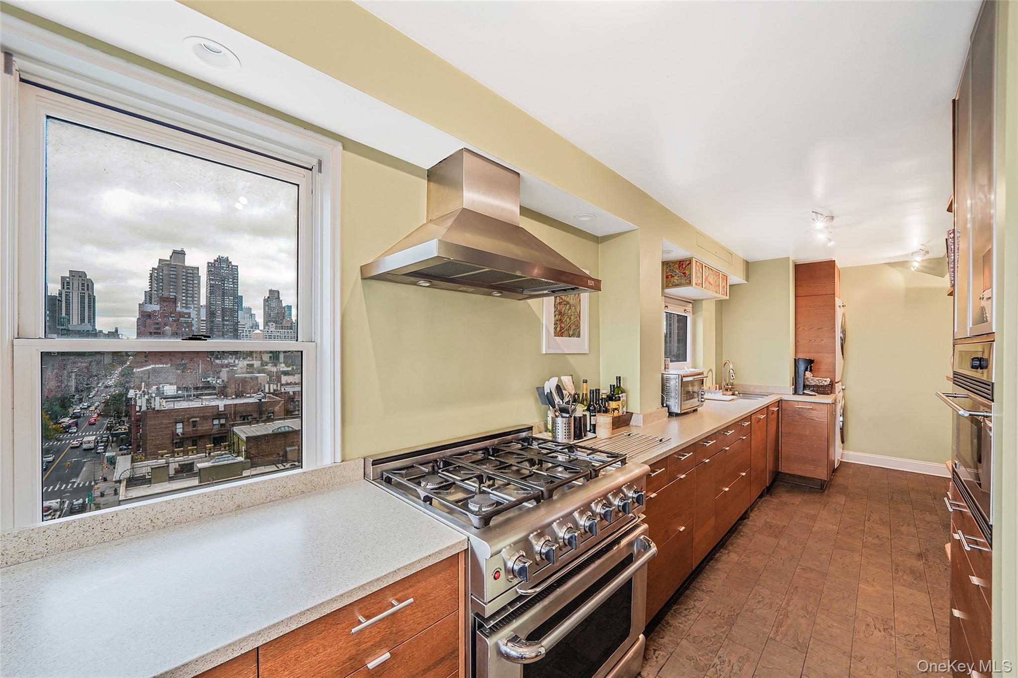 #10 photo, 460 E 79th Street, New York (Manhattan) , NY 10075