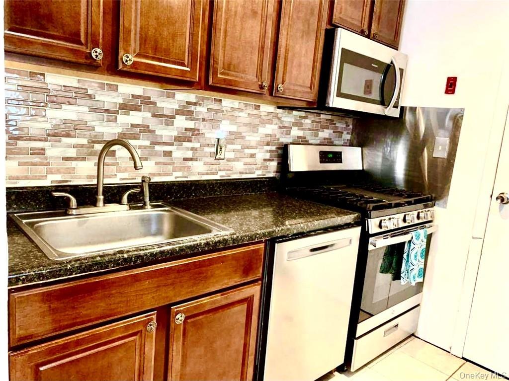 #2 photo, 376 Concord Lane, Middletown , NY 10940