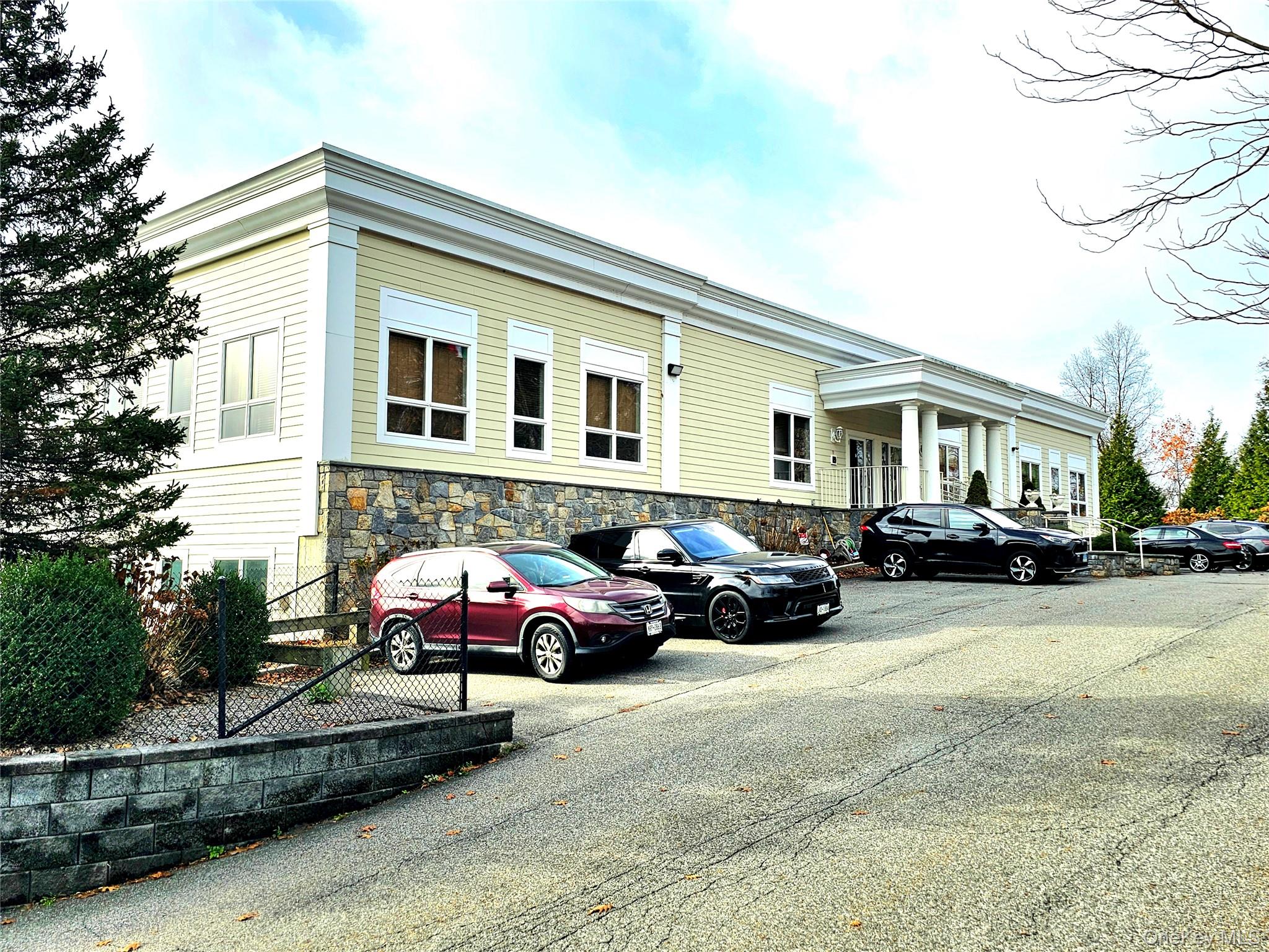 #1 photo, 7 Sutton Place, Brewster , NY 10509