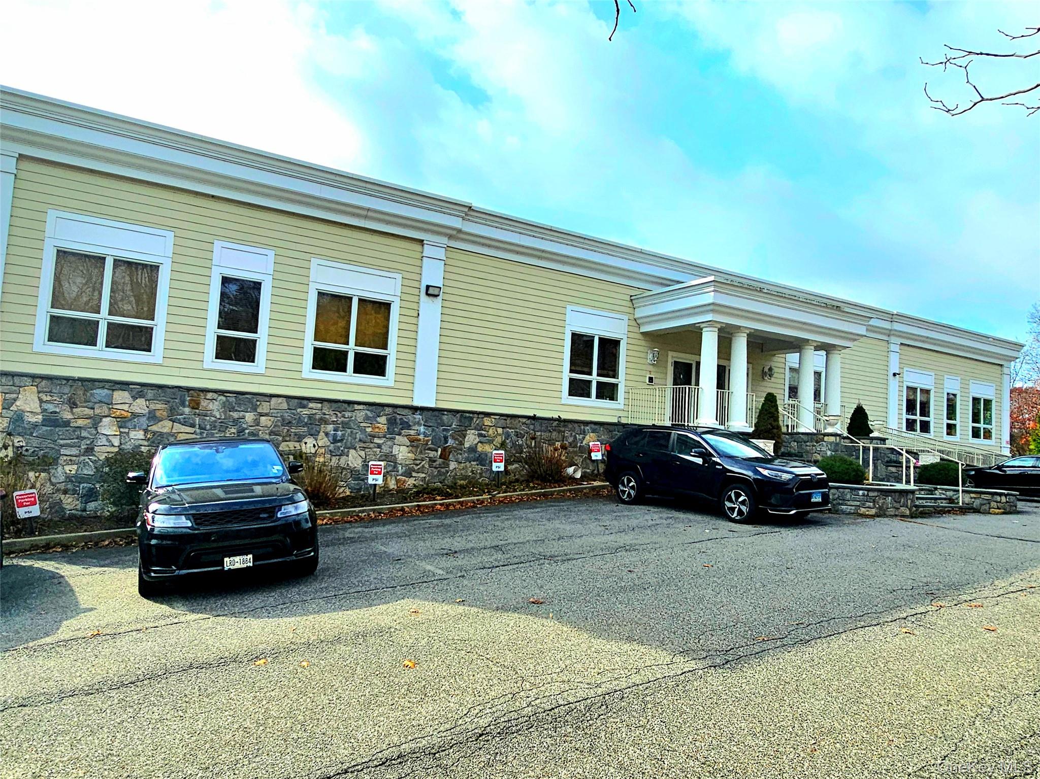 #2 photo, 7 Sutton Place, Brewster , NY 10509