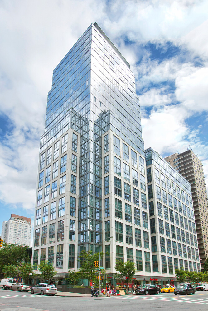 #12 photo, New York City, Lincoln Square , NY 10023