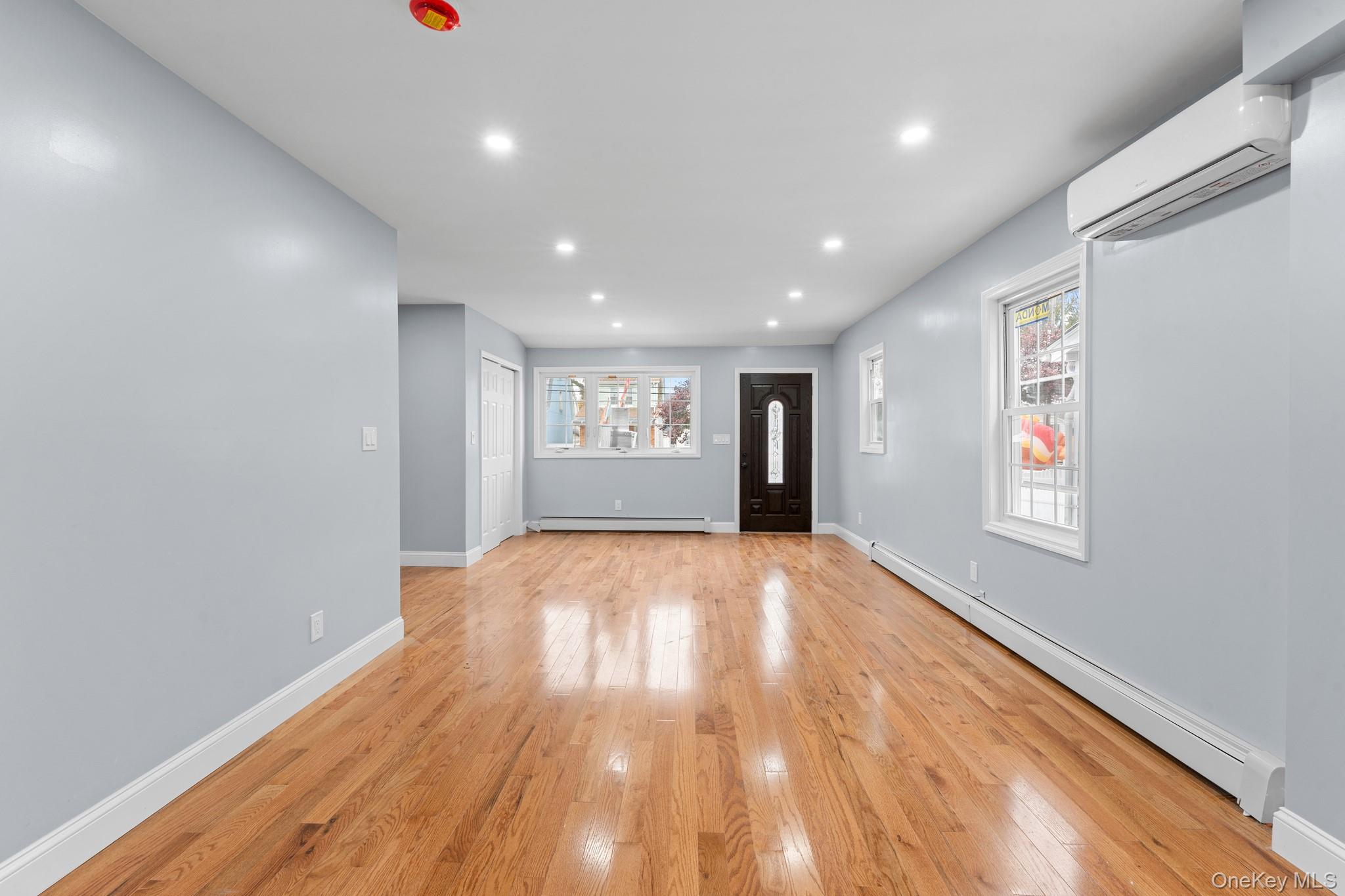 #5 photo, 14235 Sutter Avenue, South Ozone Park , NY 11436