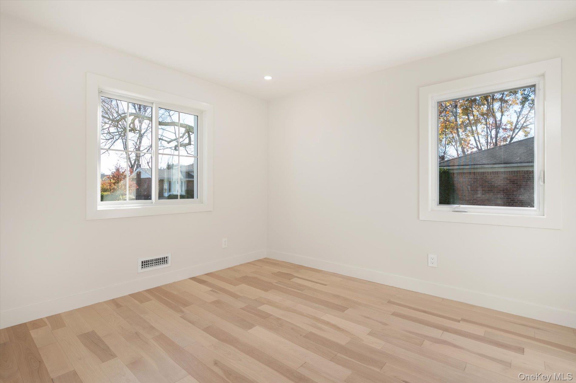 #19 photo, 134 Forest Drive, Jericho , NY 11753