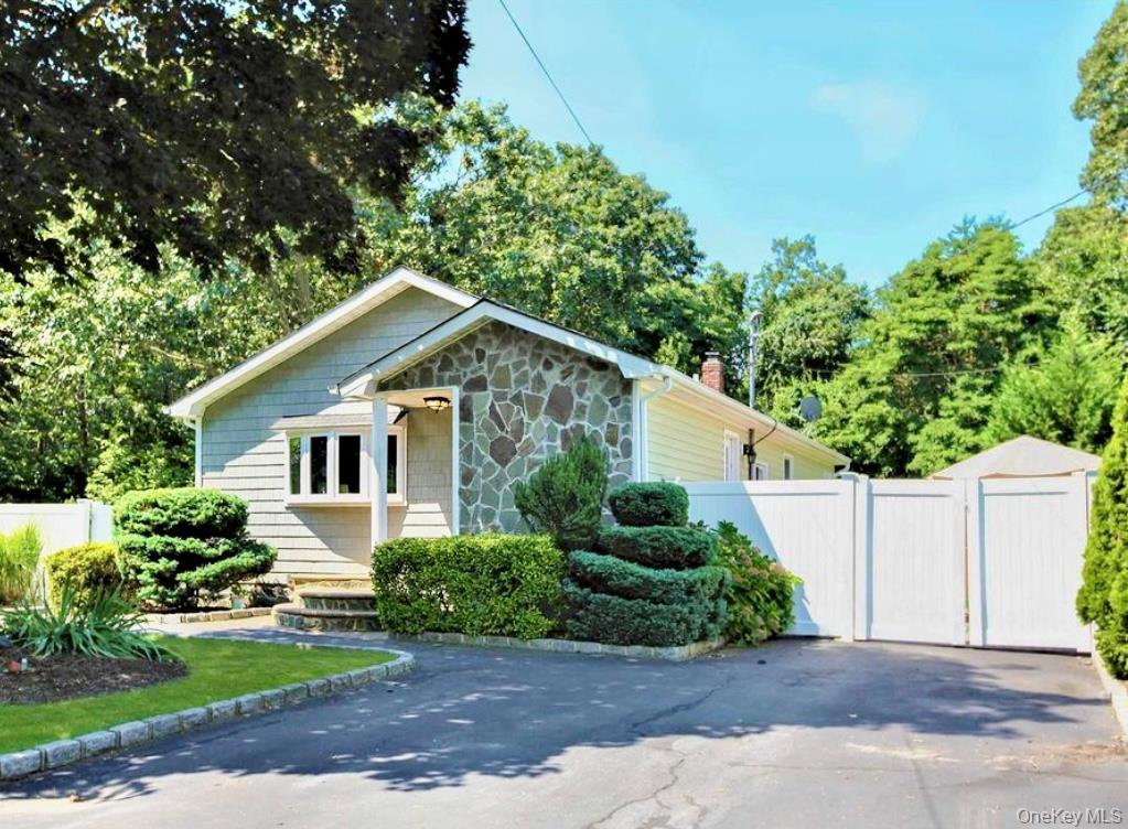 #19 photo, 465 Wellwood Drive, Shirley , NY 11967