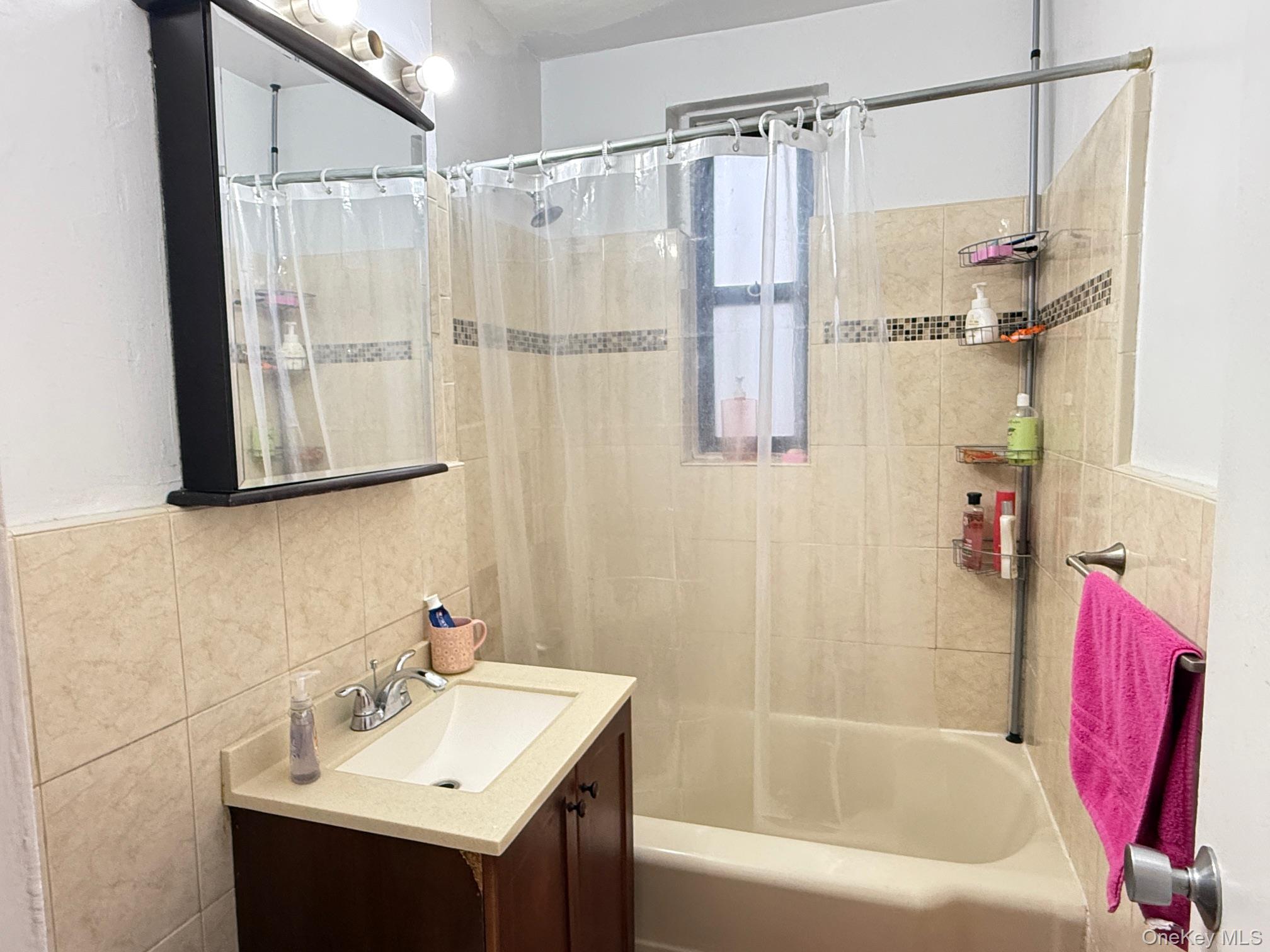 #8 photo, 100-25 Queens Boulevard, Forest Hills , NY 11375