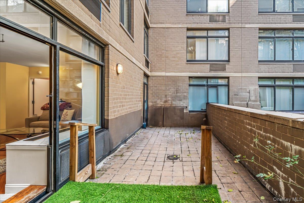 #17 photo, 400 E 70th Street, New York (Manhattan) , NY 10021