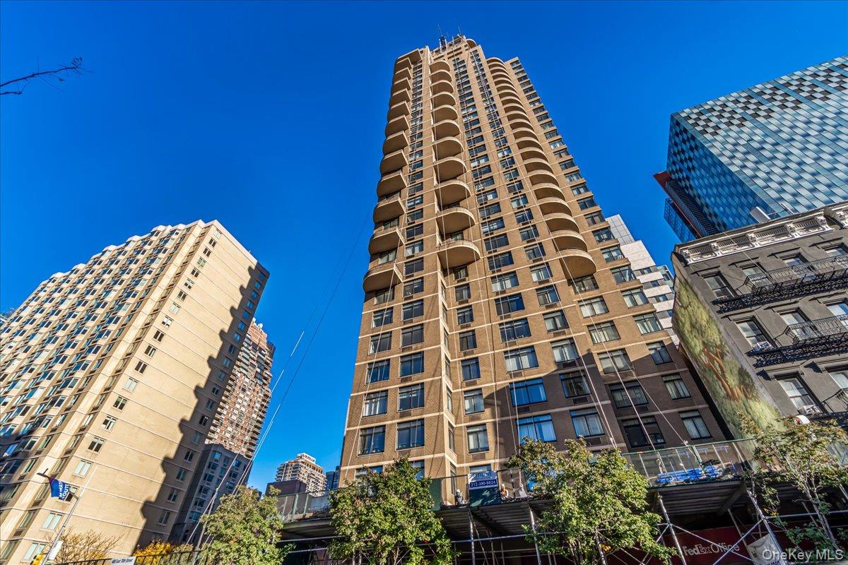 #20 photo, 400 E 70th Street, New York (Manhattan) , NY 10021