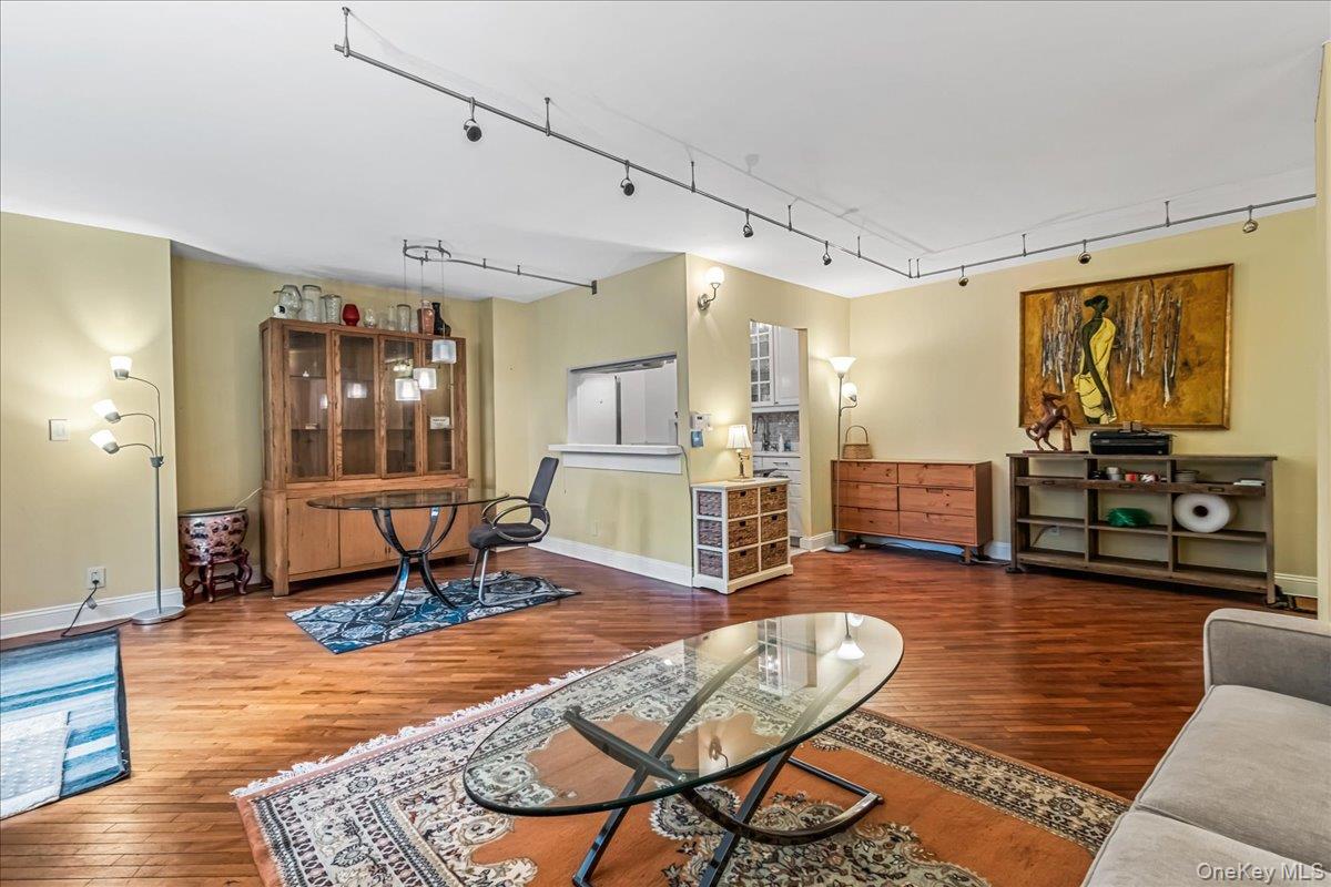 #3 photo, 400 E 70th Street, New York (Manhattan) , NY 10021