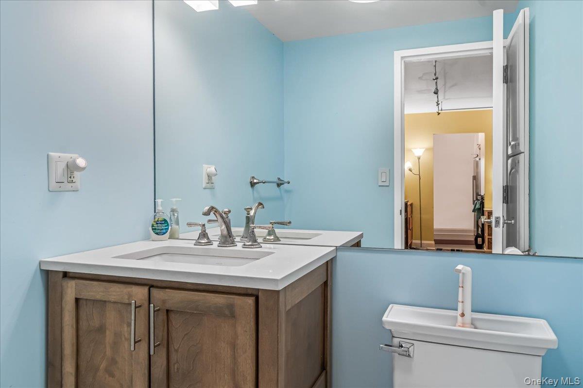 #5 photo, 400 E 70th Street, New York (Manhattan) , NY 10021