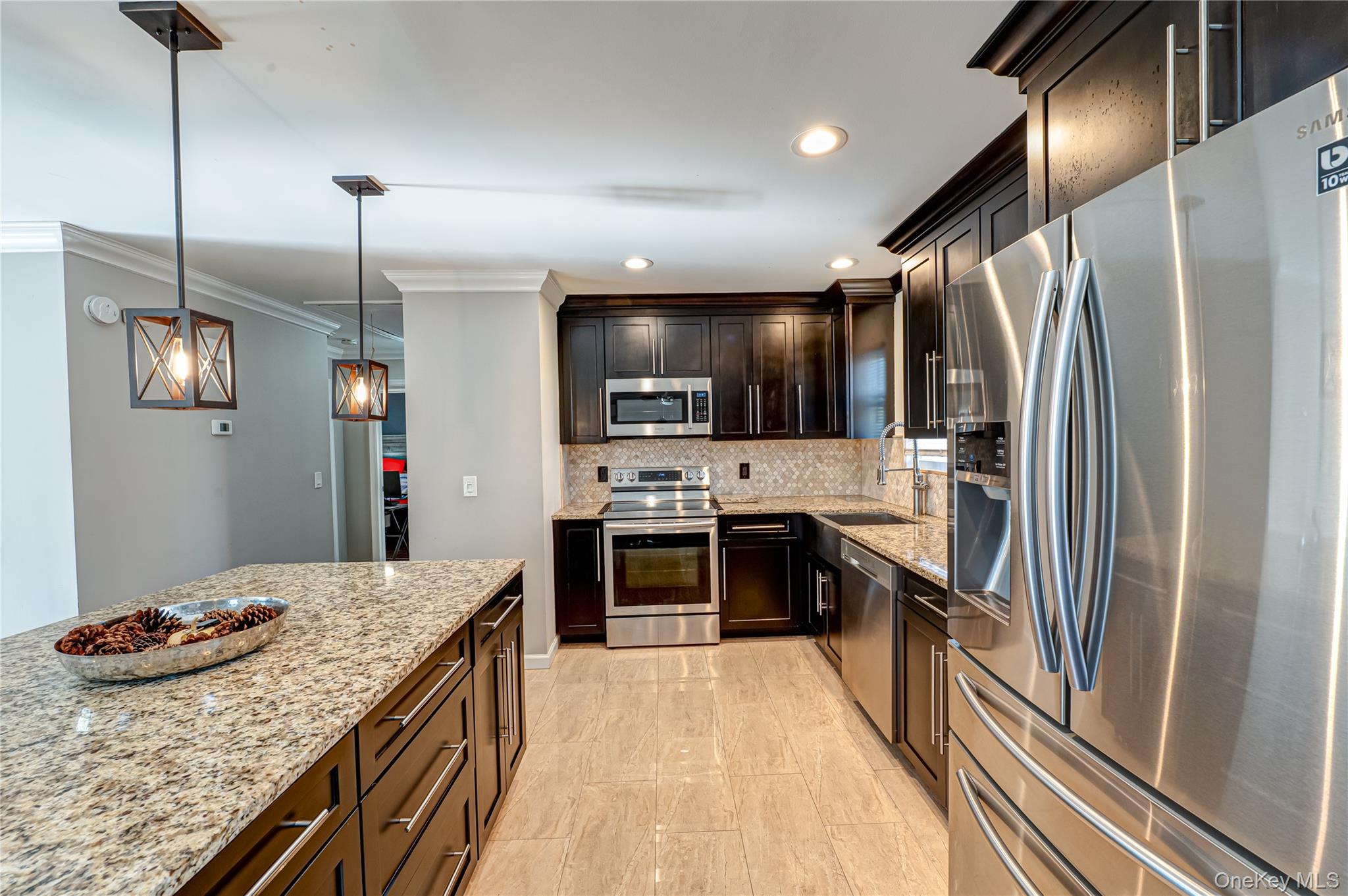 #4 photo, 27 MANCHESTER Road, سوفولك Huntington , NY 11743