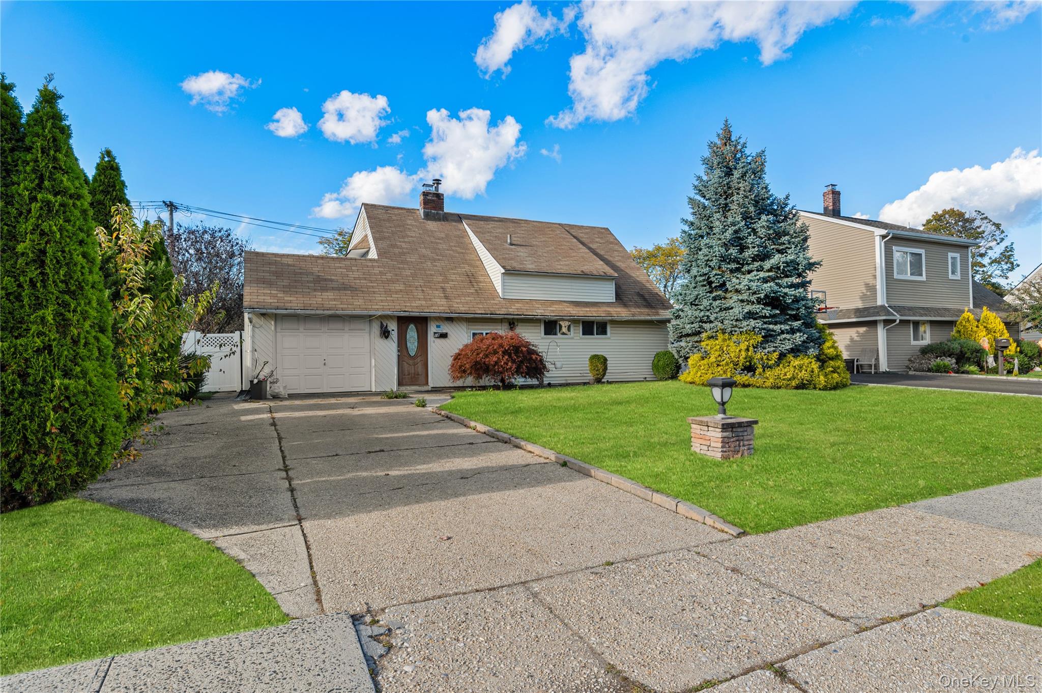 #2 photo, 18 Pilgrim Lane, Westbury , NY 11590