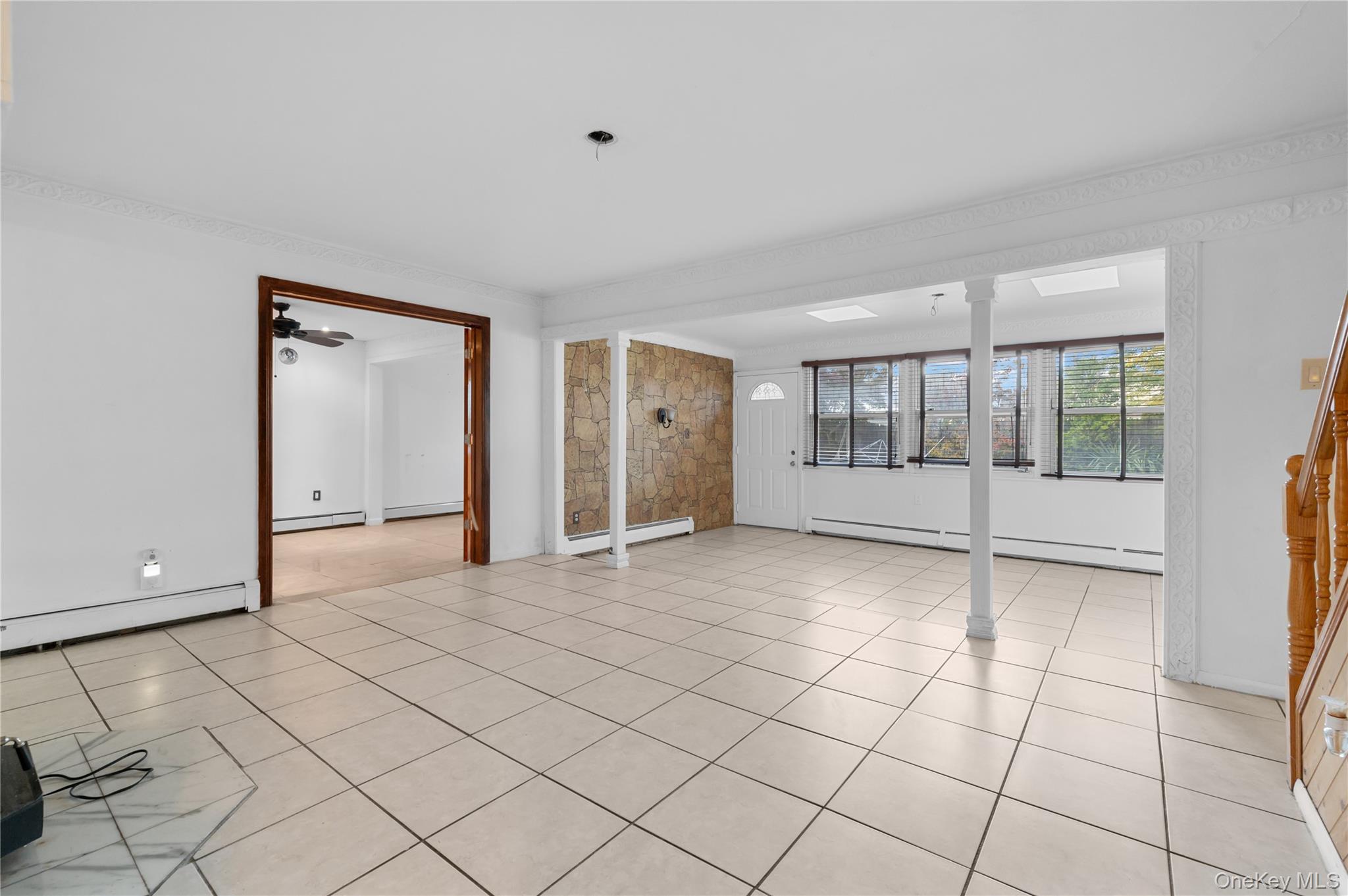 #5 photo, 18 Pilgrim Lane, Westbury , NY 11590