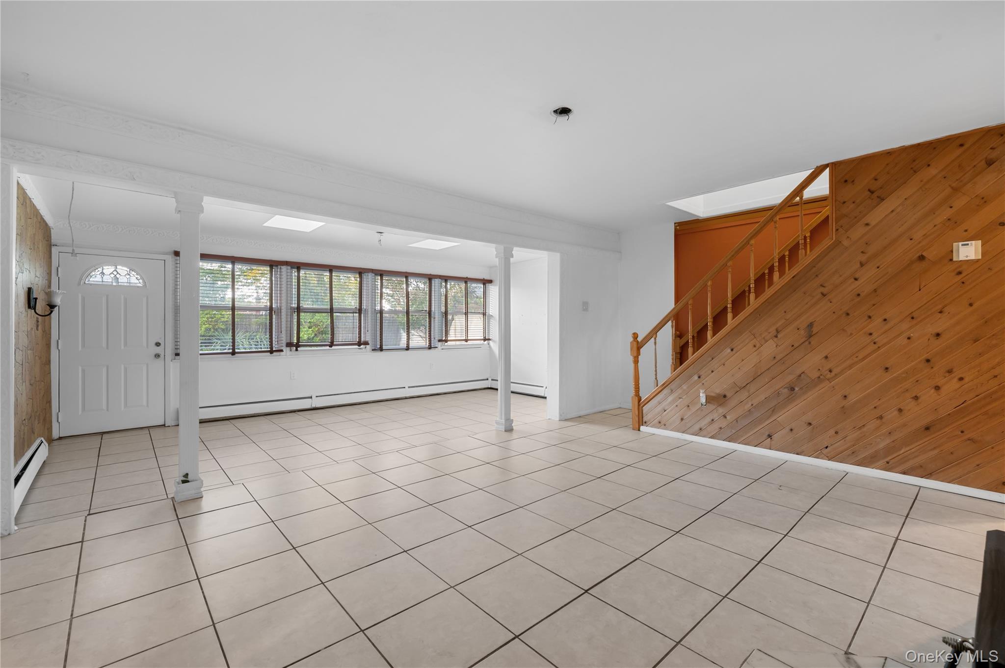 #7 photo, 18 Pilgrim Lane, Westbury , NY 11590