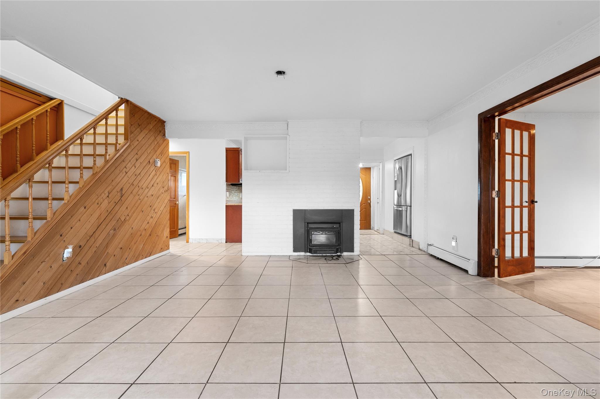 #8 photo, 18 Pilgrim Lane, Westbury , NY 11590