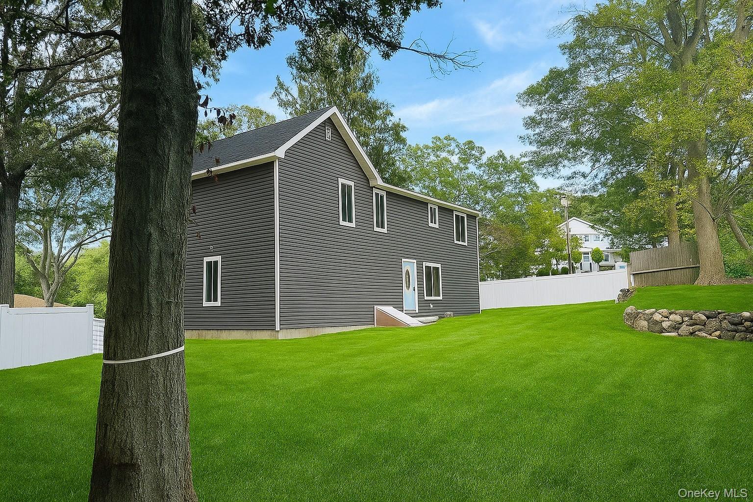 #2 photo, 6 Renee Court, サフォーク郡 Centereach , NY 11720