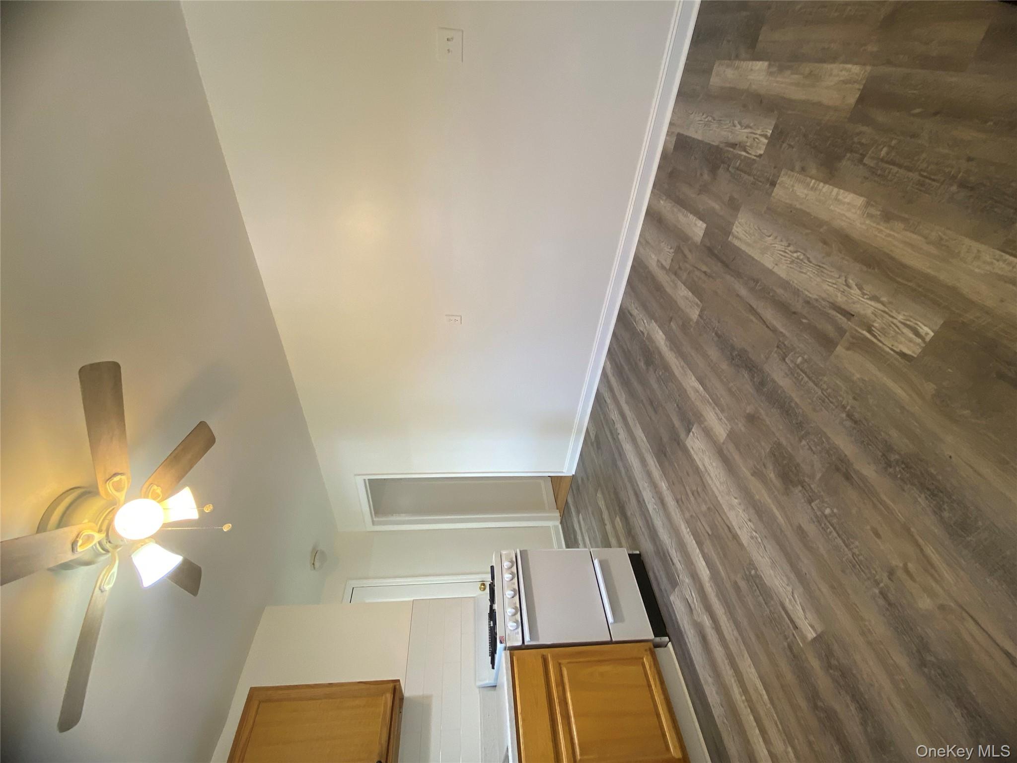 #11 photo, 2 George Street, Glen Cove , NY 11542