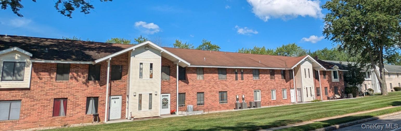 #1 photo, 10 Aspen Court, Coram , NY 11727