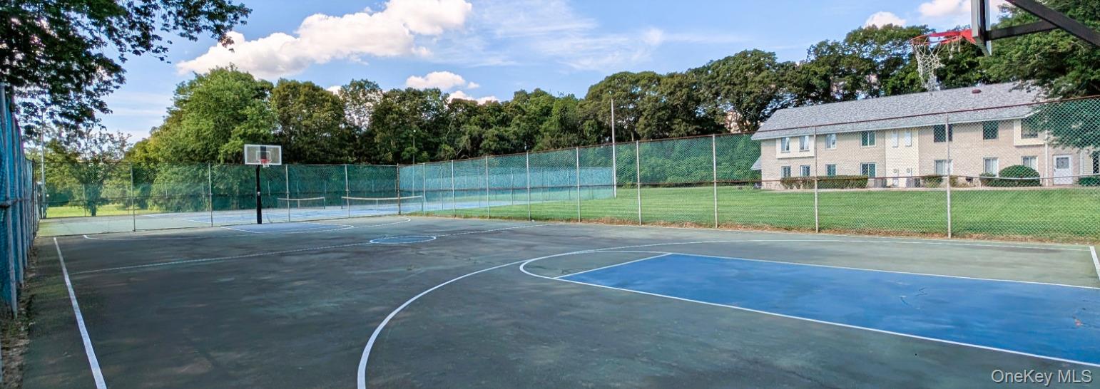 #17 photo, 10 Aspen Court, سوفولك Coram , NY 11727