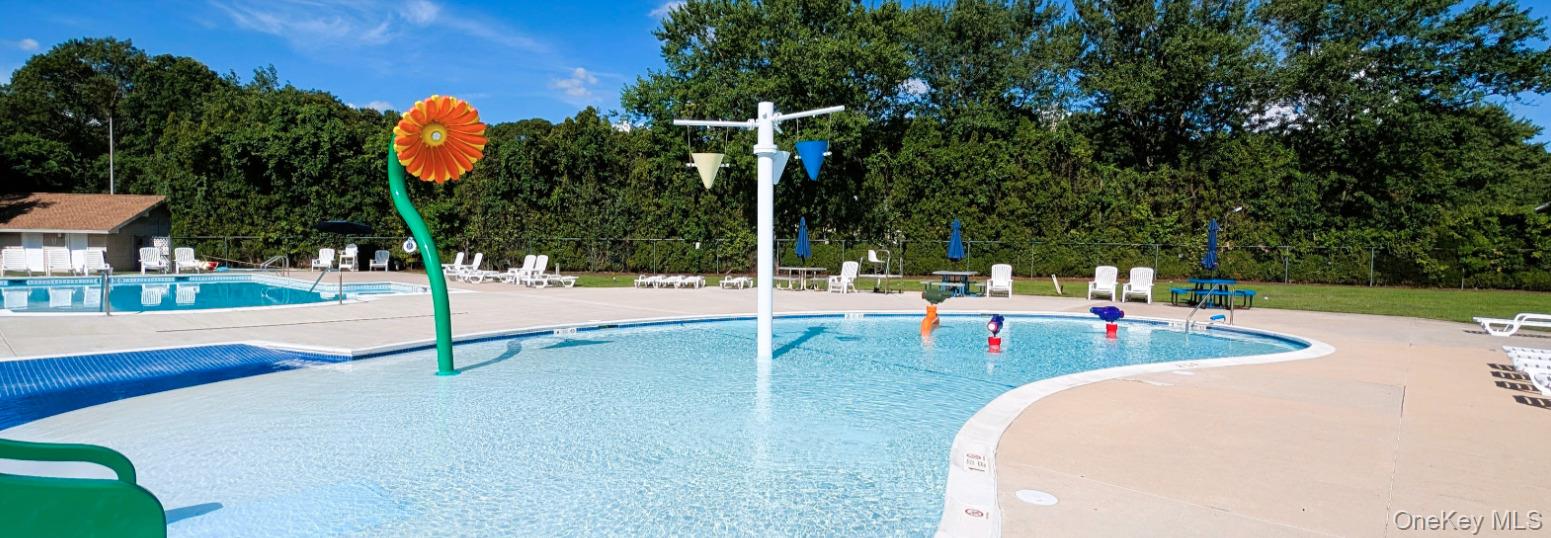 #2 photo, 10 Aspen Court, Coram , NY 11727