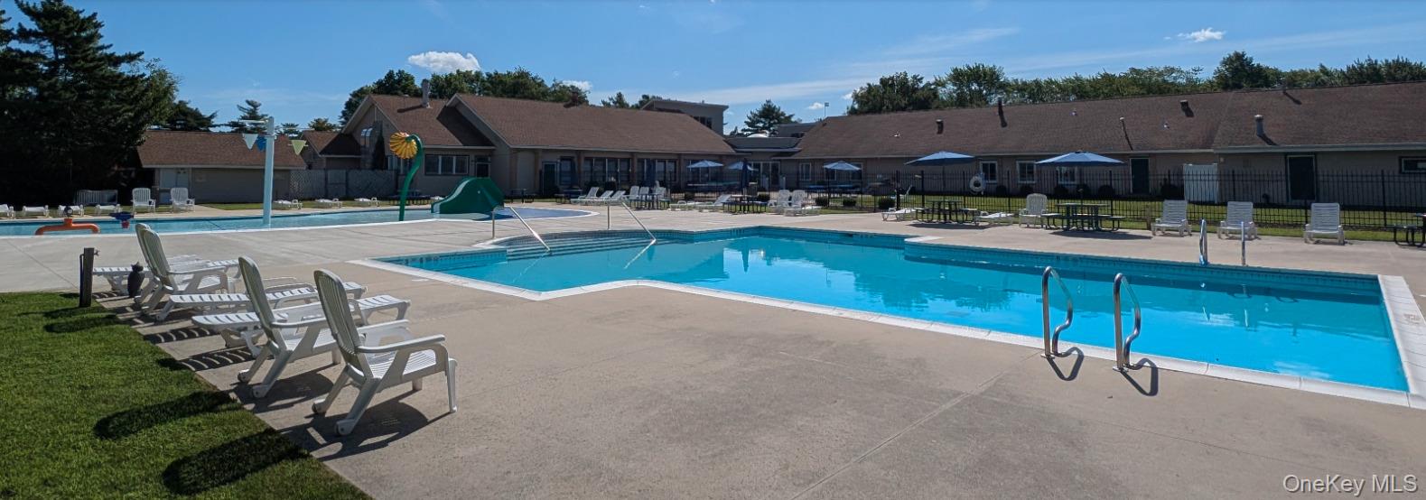 #3 photo, 10 Aspen Court, Coram , NY 11727