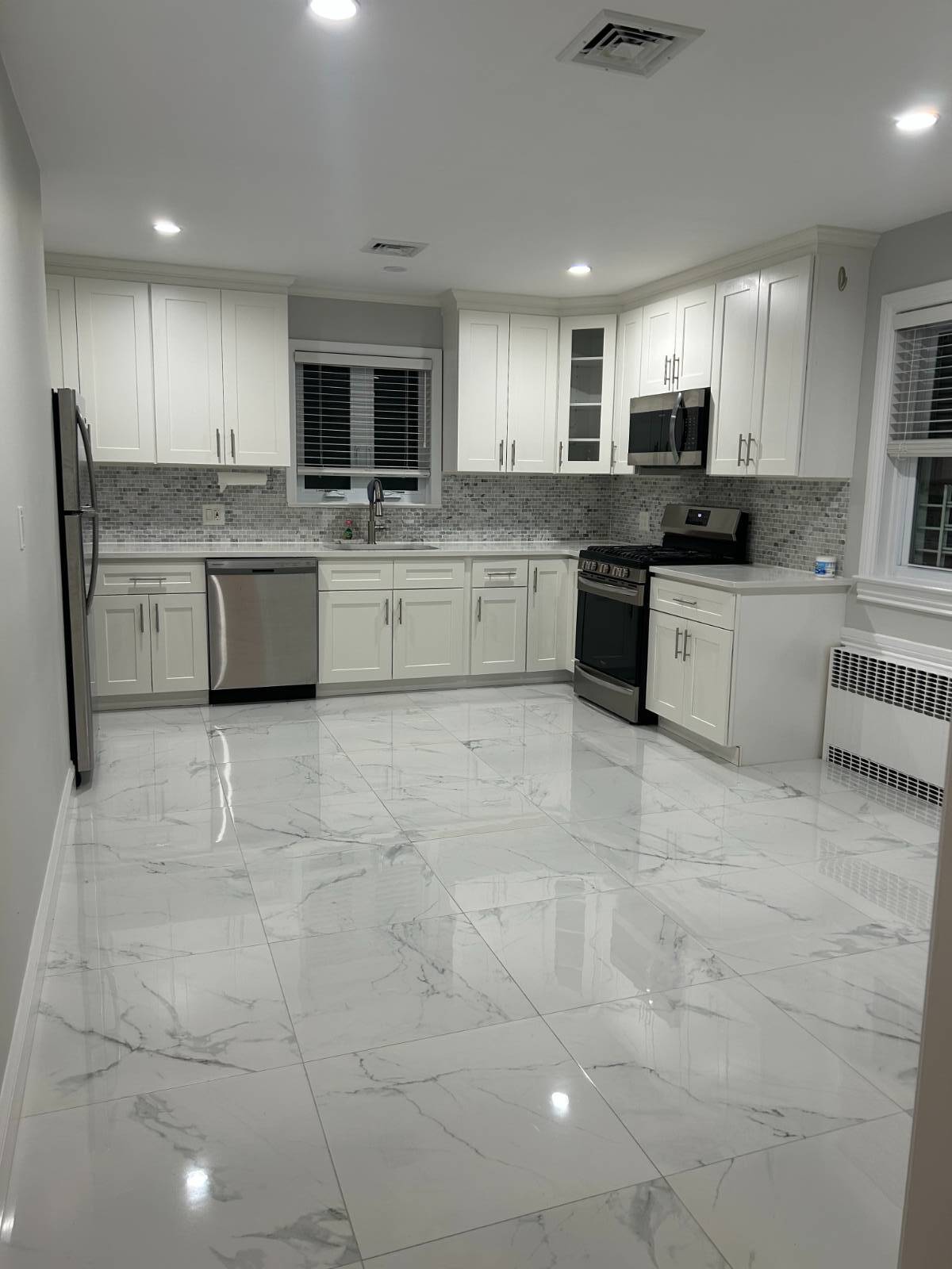 #1 photo, 260 Eastchester, New Rochelle , NY 10801