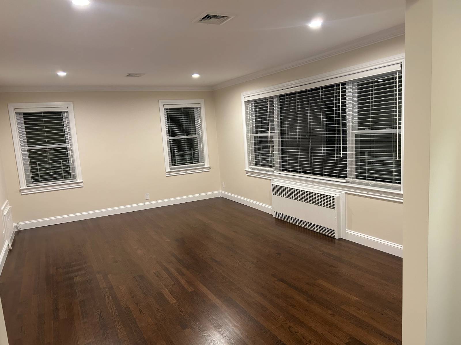 #2 photo, 260 Eastchester, New Rochelle , NY 10801