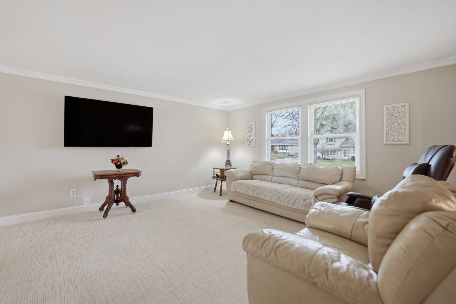 #4 photo, 141 Fruitwood Ter, Williamsville , NY 14221