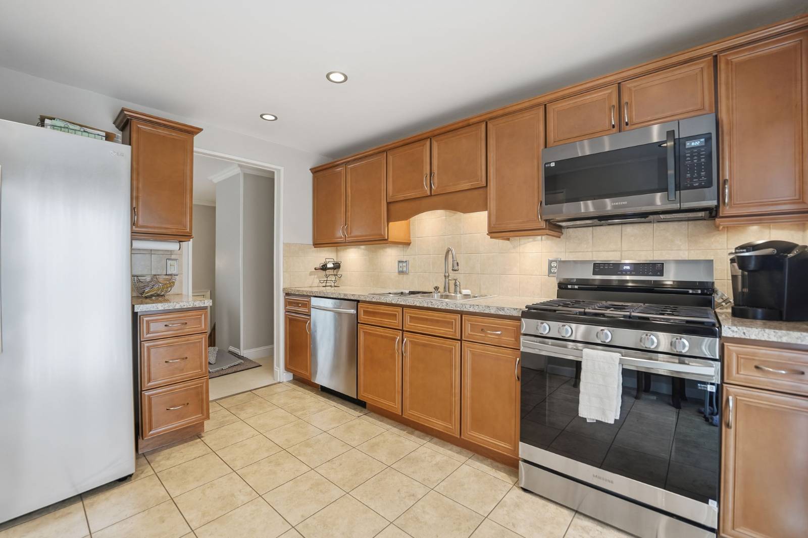 #7 photo, 141 Fruitwood Ter, Williamsville , NY 14221