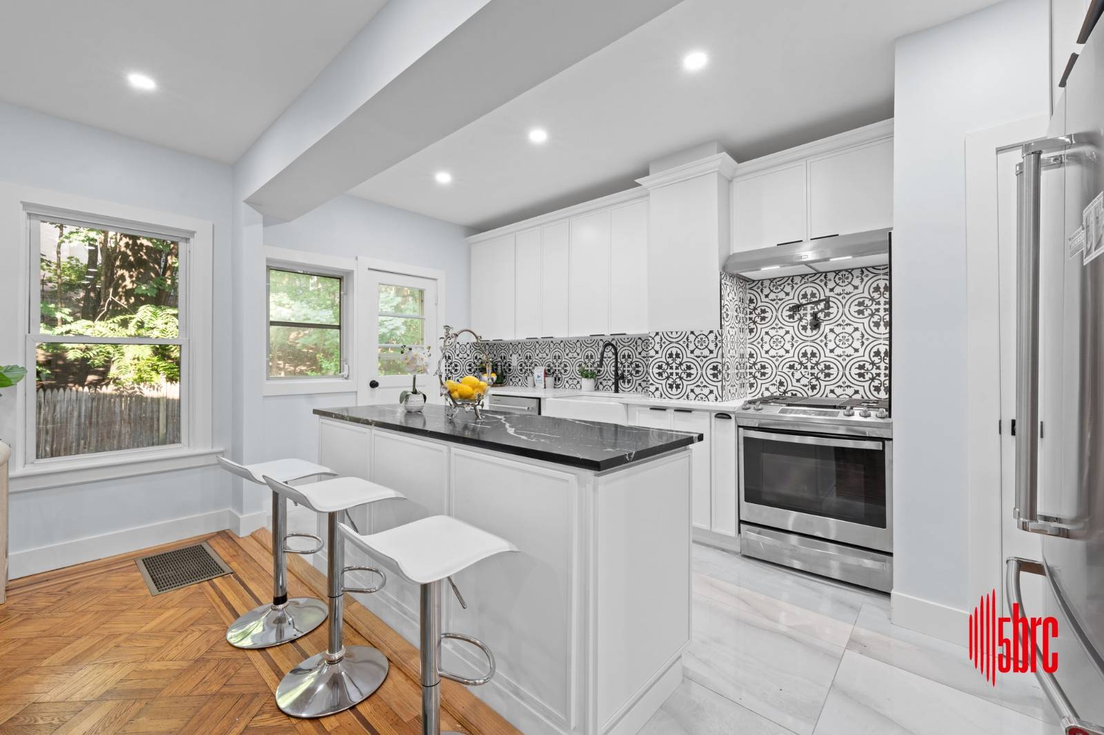 #7 photo, 8563 98th St, Woodhaven , NY 11421