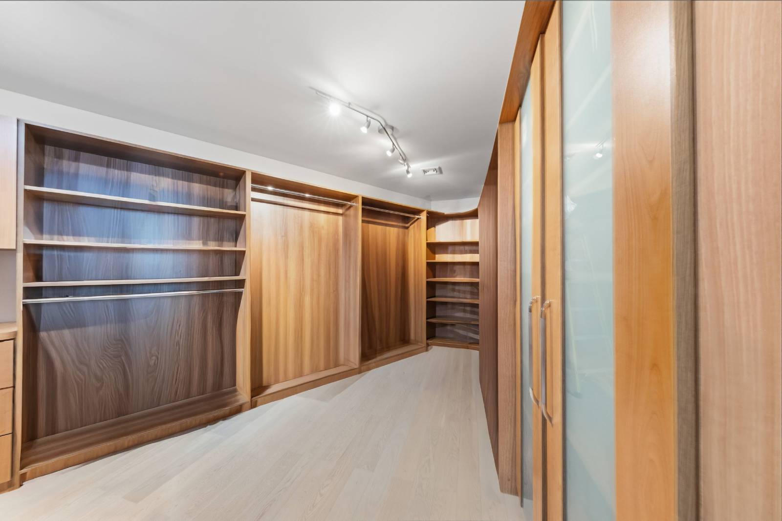 #17 photo, 186 flagg pl, Staten Island , NY 10304