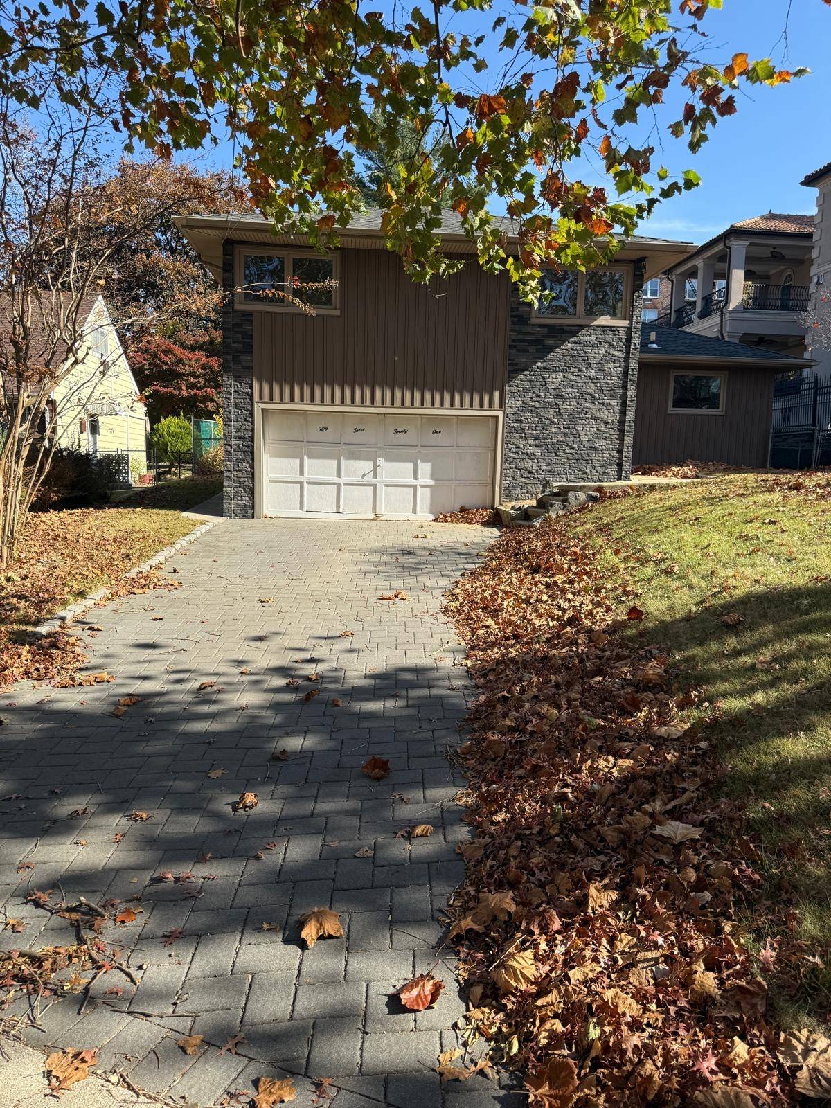 #1 photo, 53-21 254, Little Neck , NY 11362