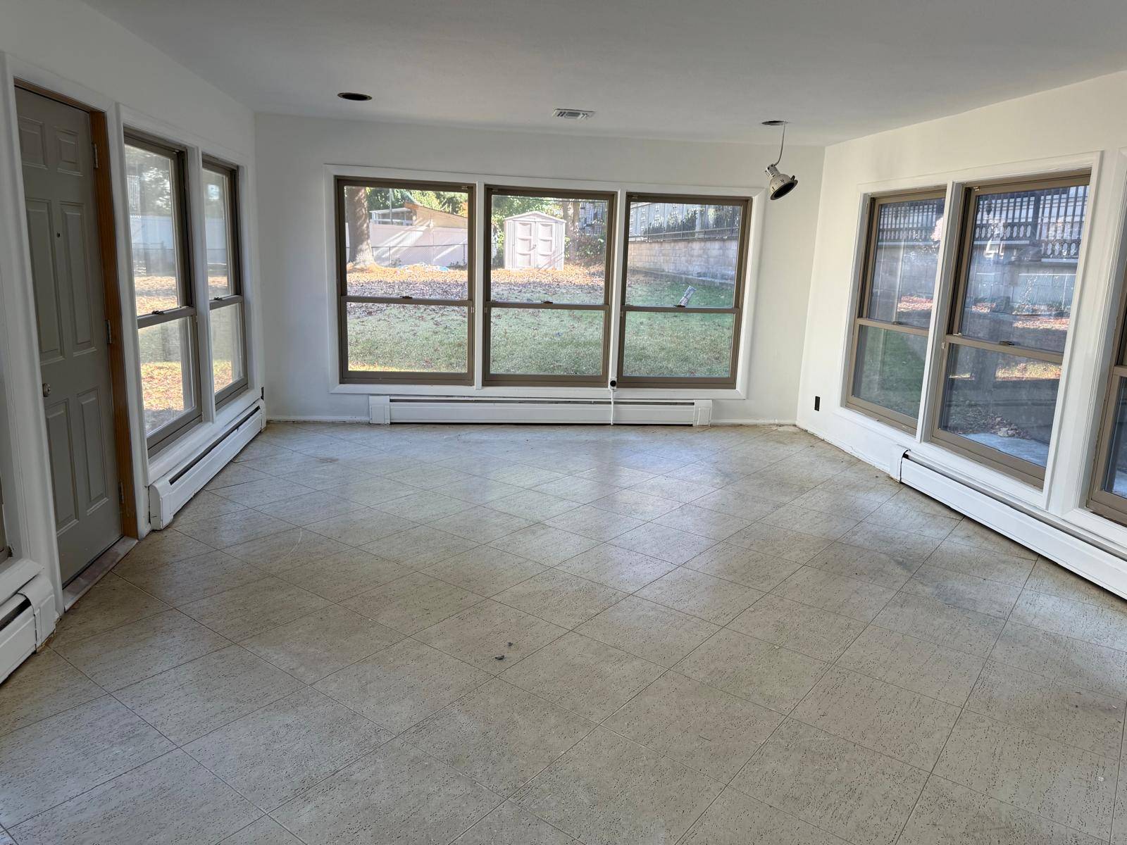 #5 photo, 53-21 254, Little Neck , NY 11362