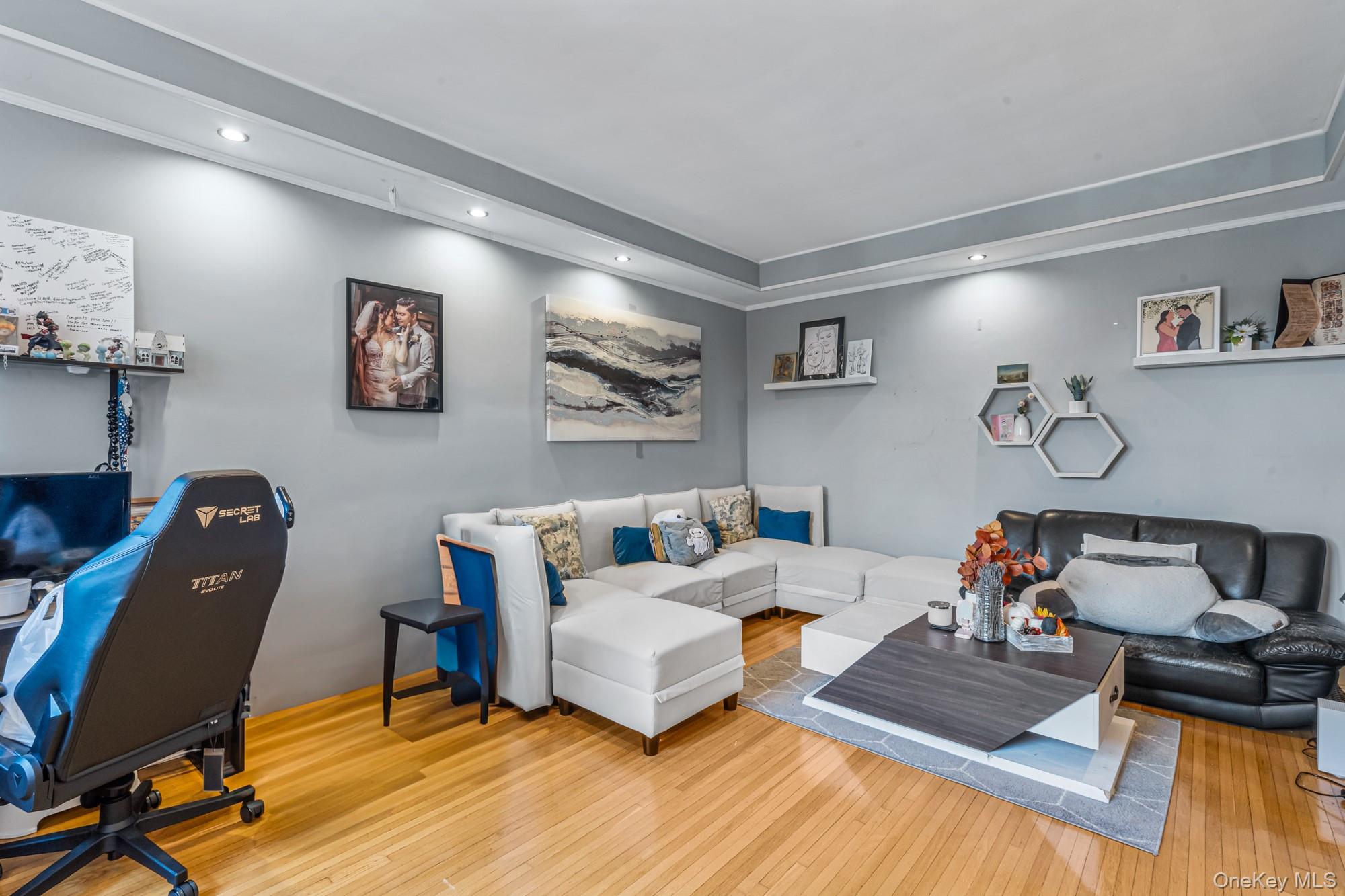 #1 photo, 45 Kew Gardens Road, Kew Gardens , NY 11415