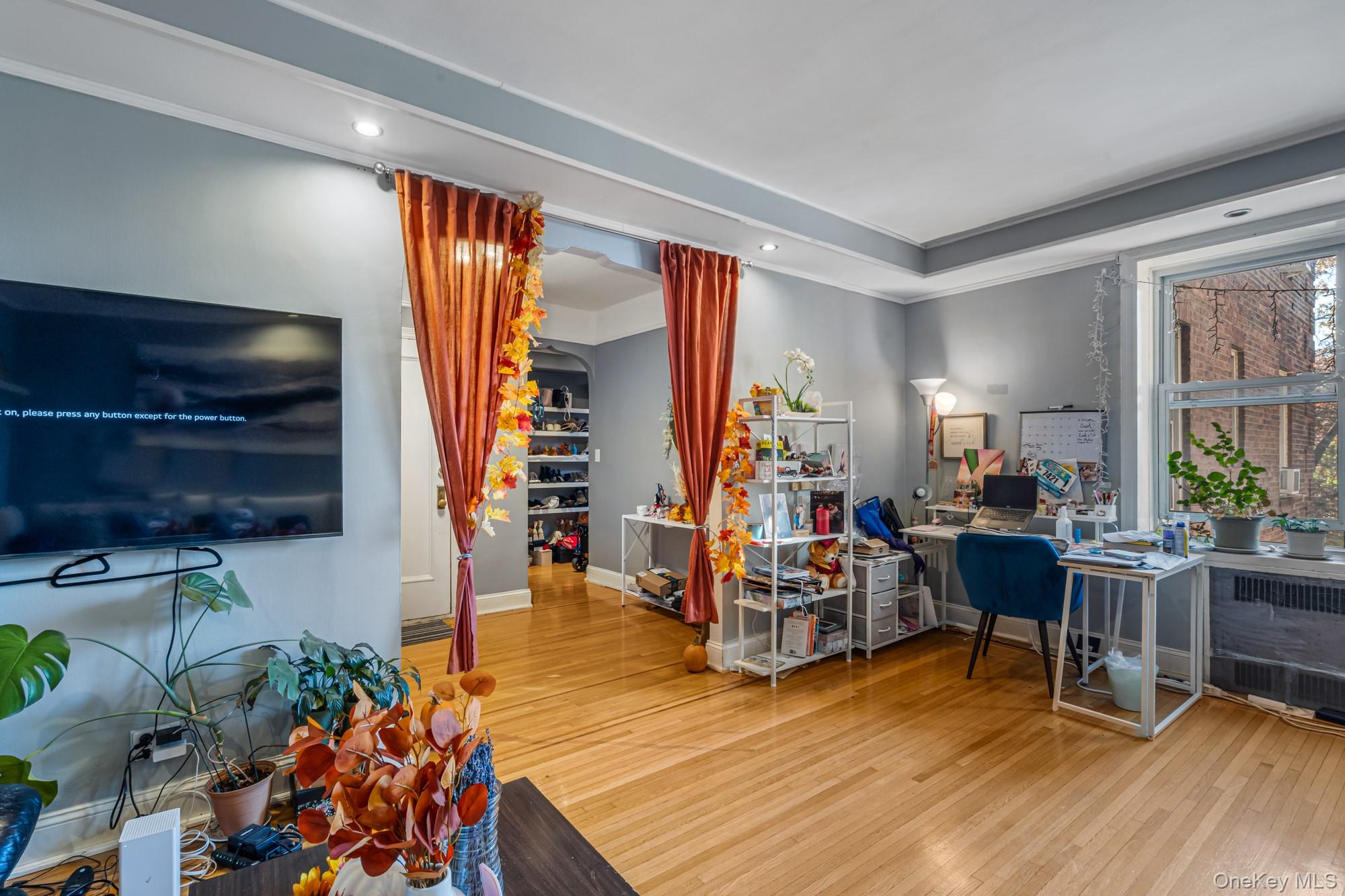 #2 photo, 45 Kew Gardens Road, Kew Gardens , NY 11415