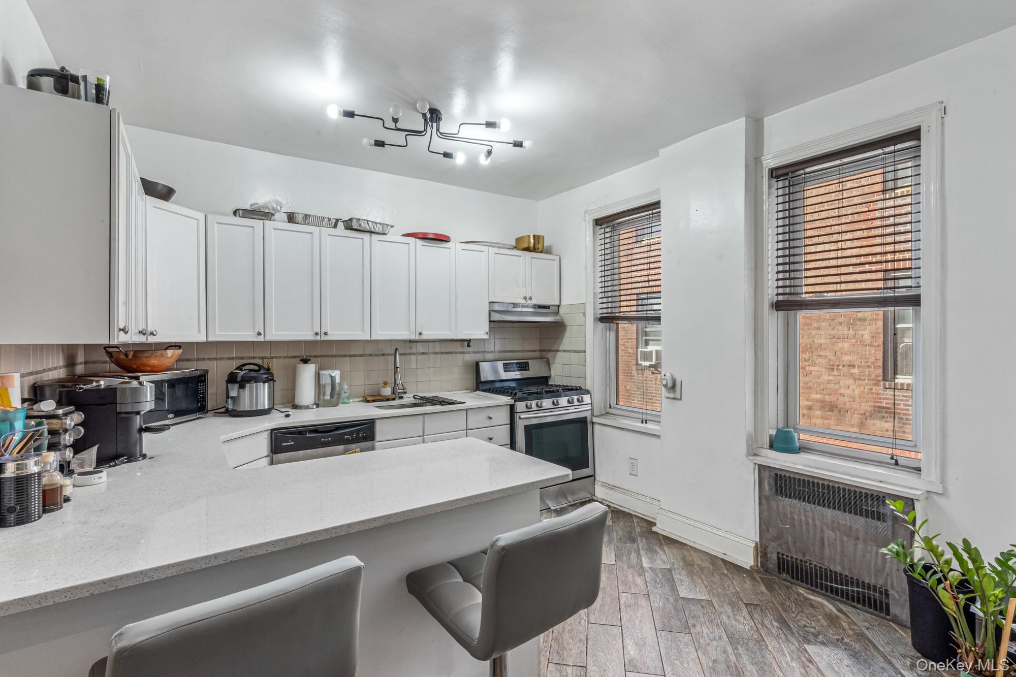 #8 photo, 45 Kew Gardens Road, Kew Gardens , NY 11415