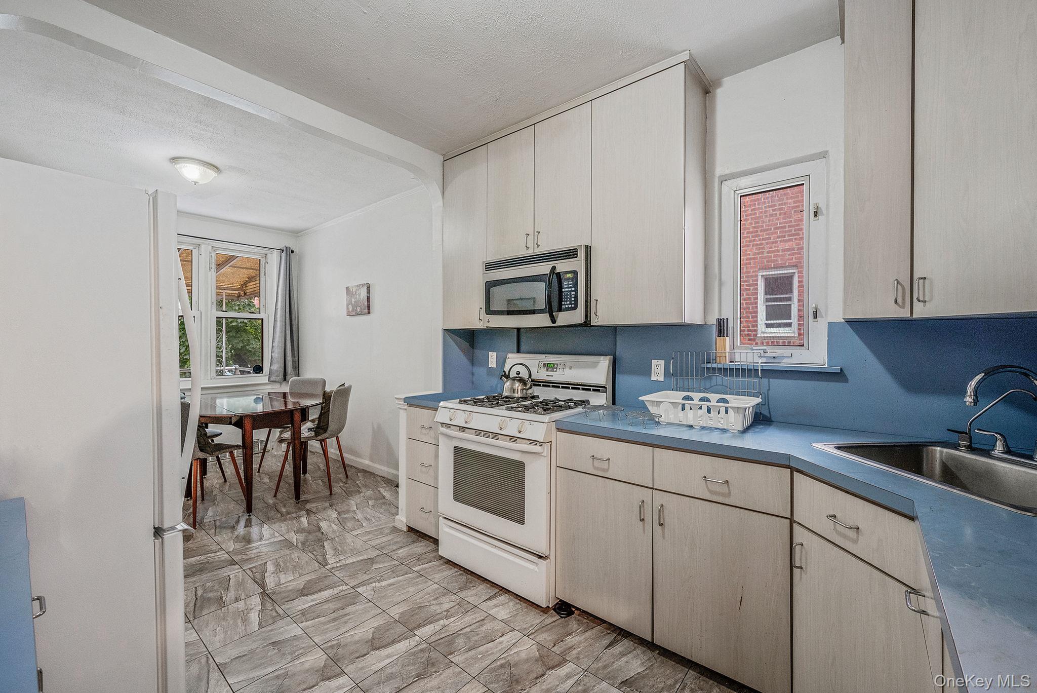 #17 photo, 66-11 Burns Street, Rego Park , NY 11374