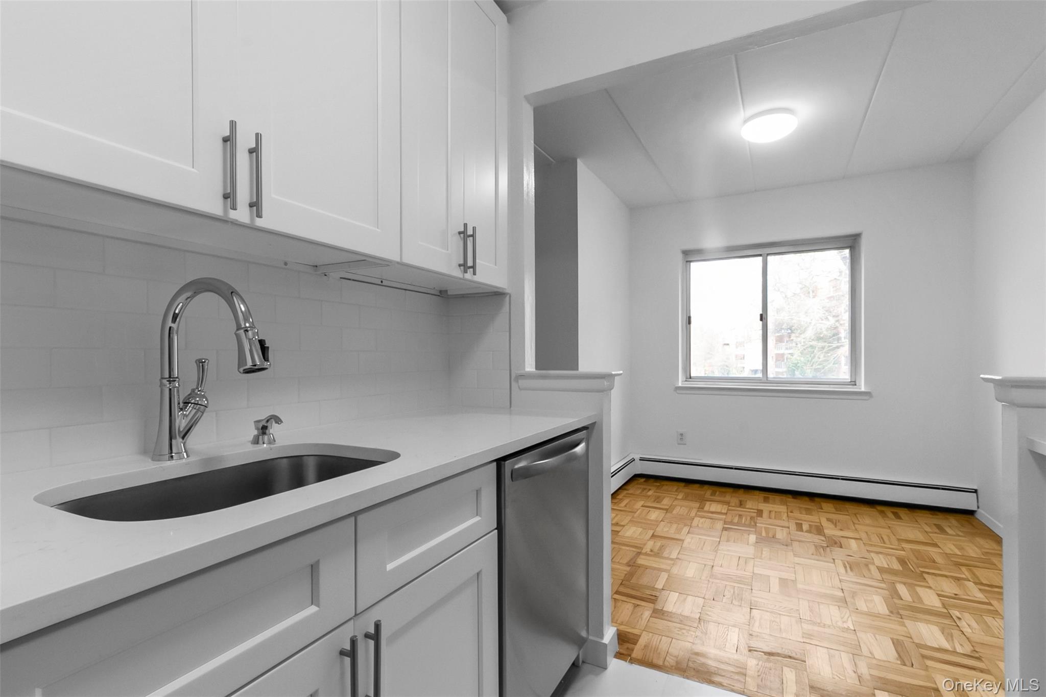 #11 photo, 372 Central Park Avenue, Scarsdale , NY 10583