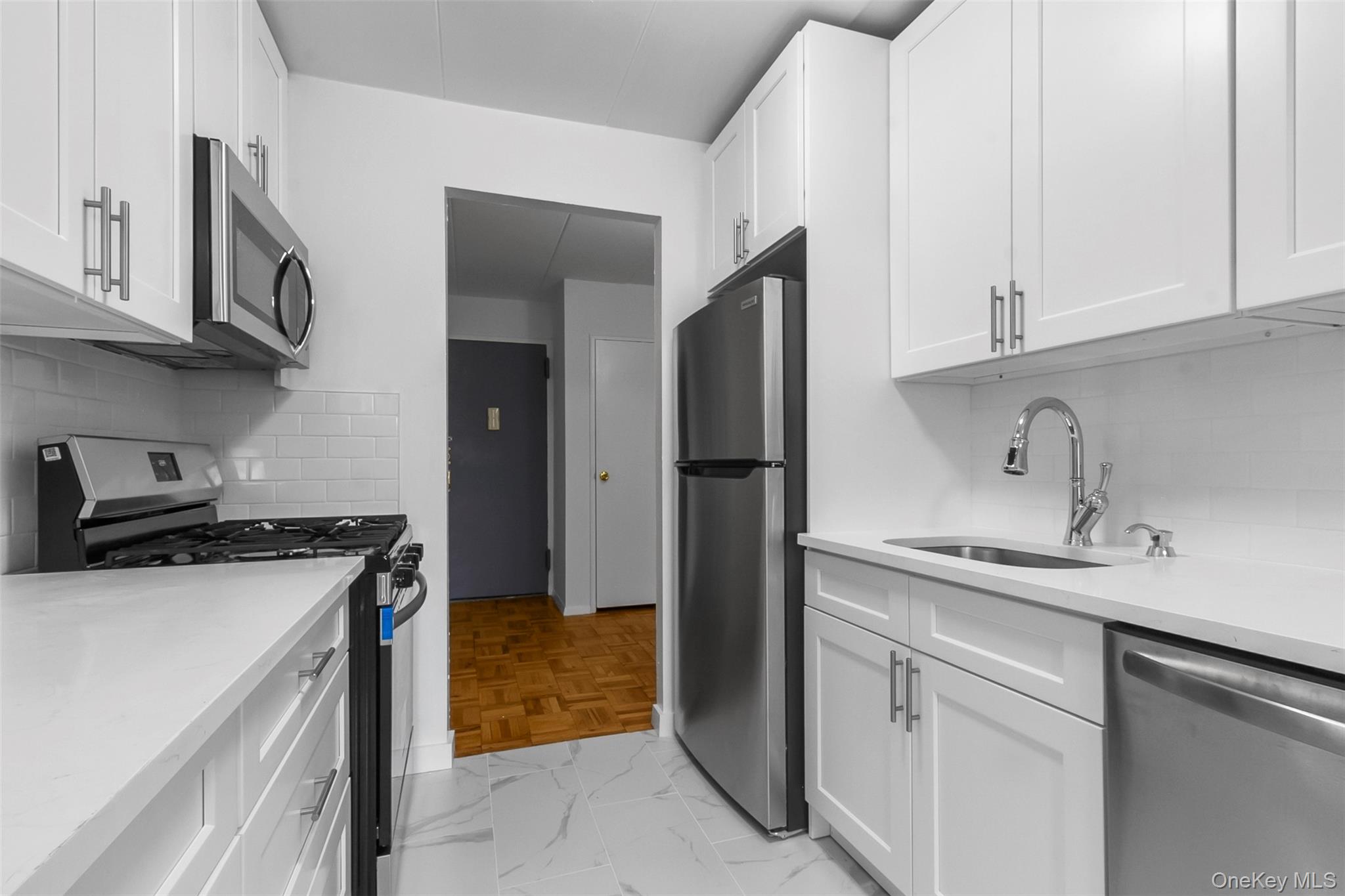 #15 photo, 372 Central Park Avenue, Scarsdale , NY 10583