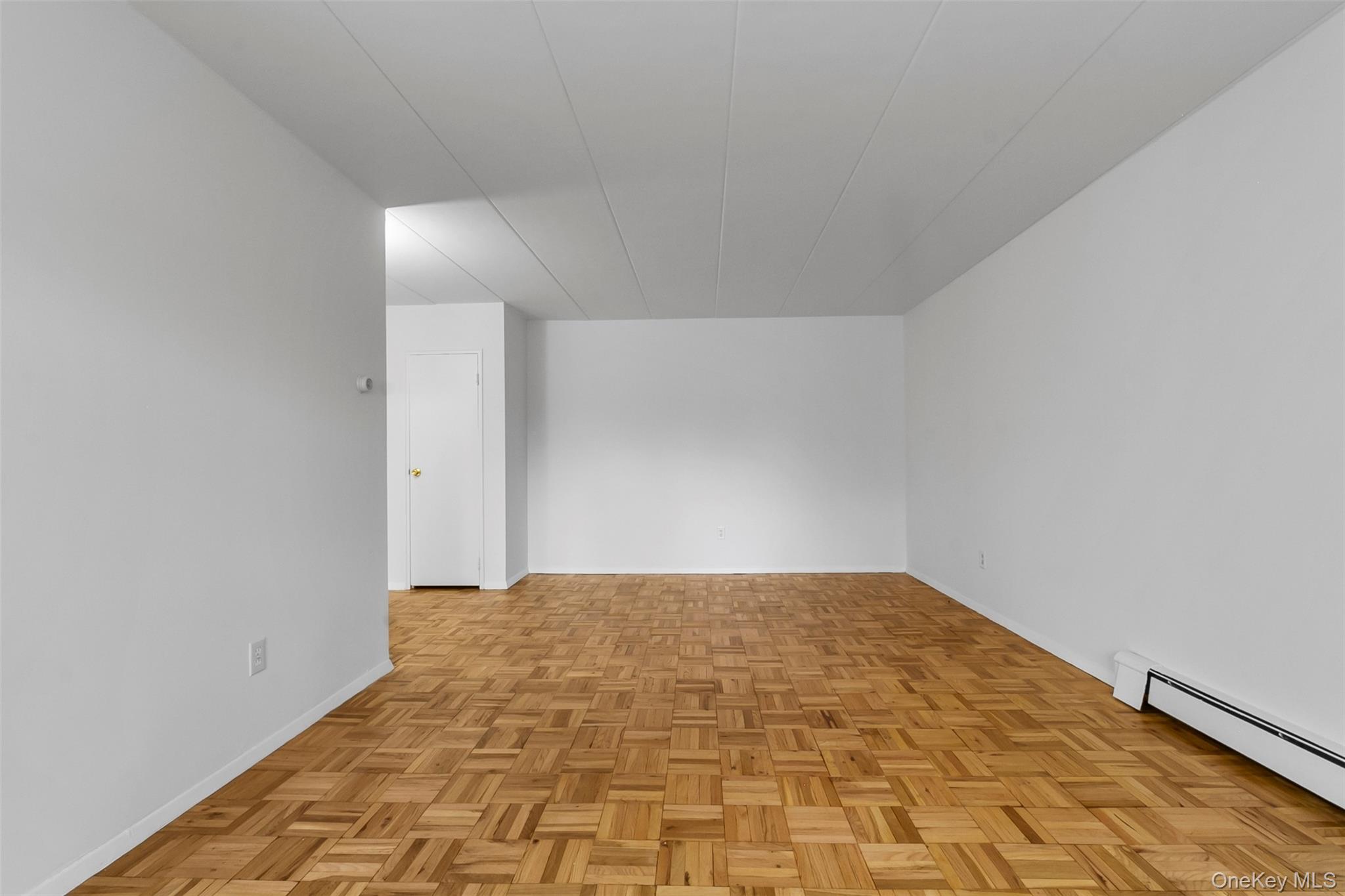 #17 photo, 372 Central Park Avenue, Scarsdale , NY 10583