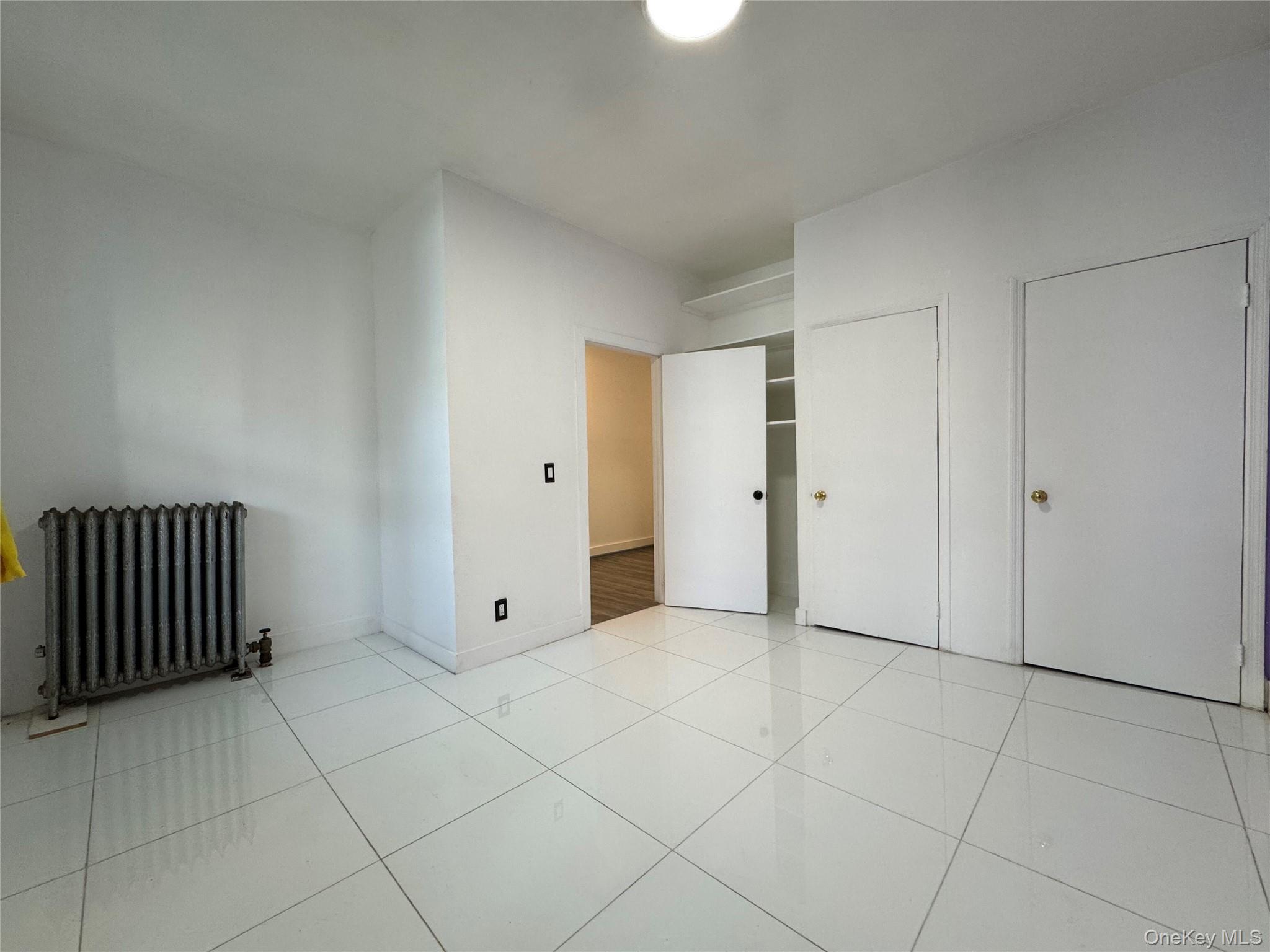 #4 photo, 642 E 224th Street, Bronx , NY 10466