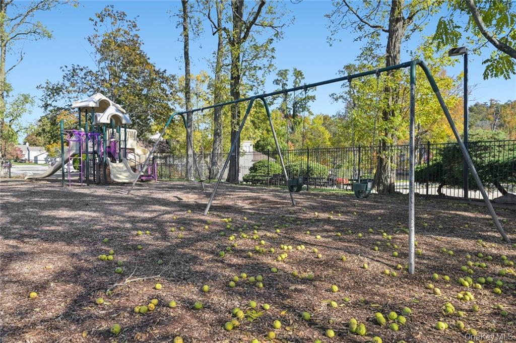 #11 photo, 422 Panorama Drive, Mohegan Lake , NY 10547