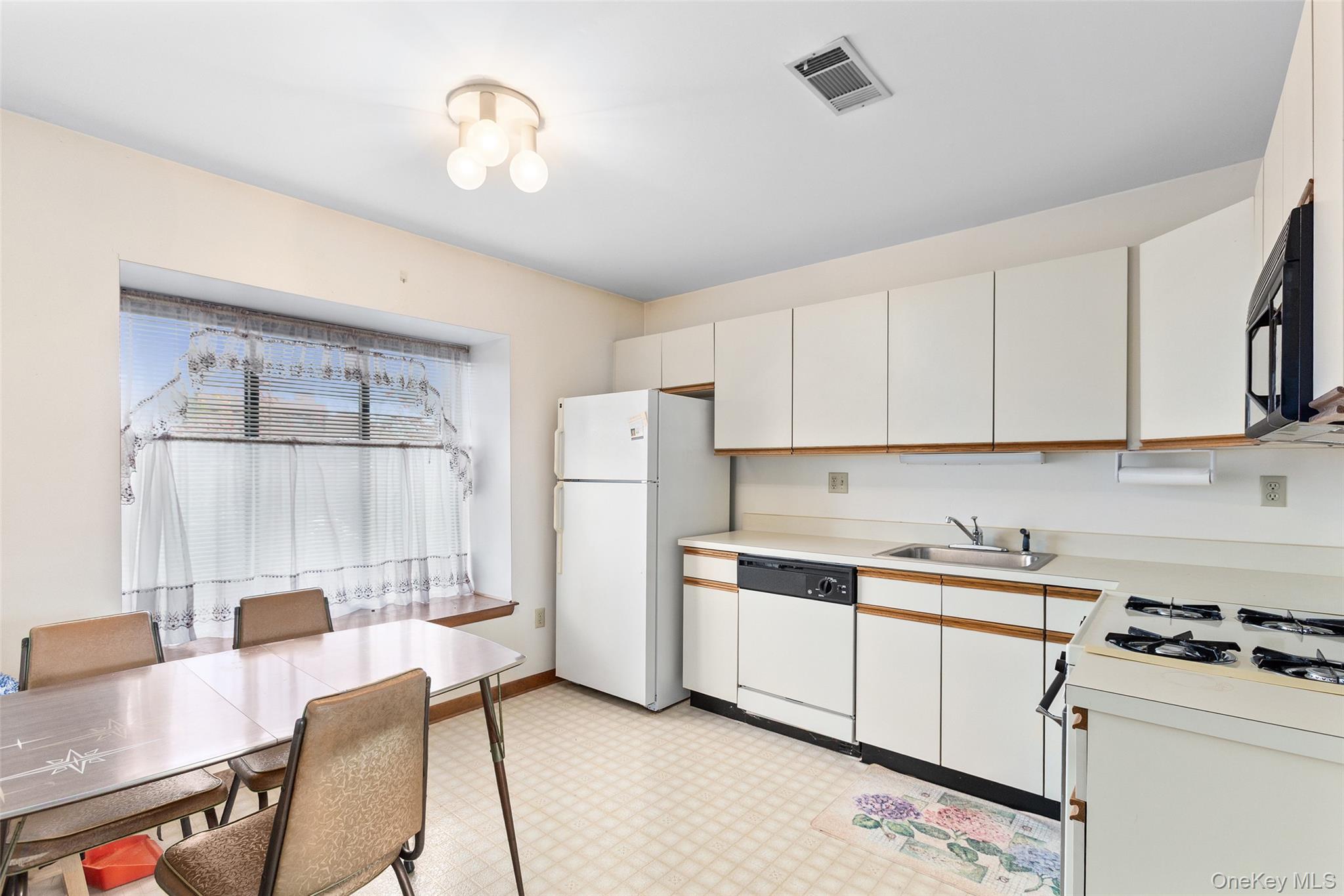 #6 photo, 422 Panorama Drive, Mohegan Lake , NY 10547