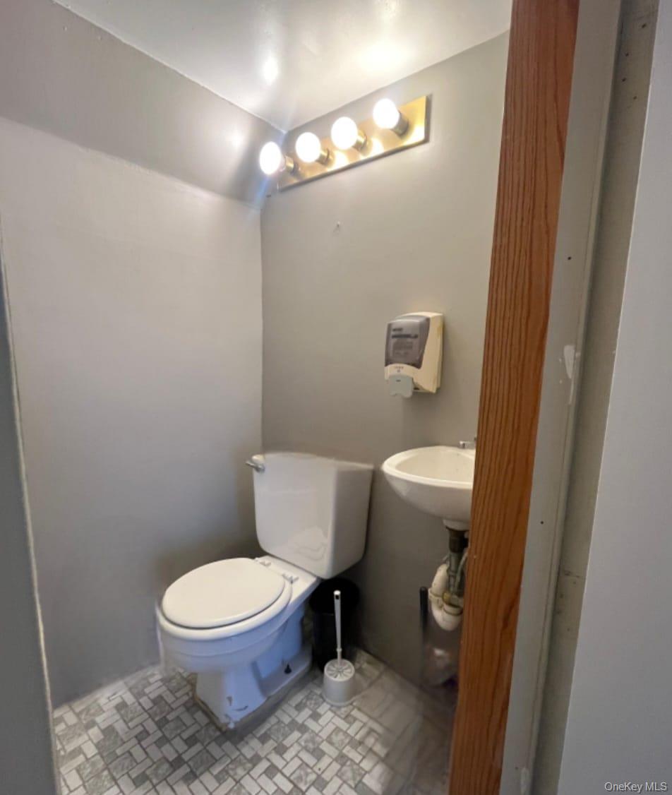 #15 photo, 2866 Dewey Avenue, Bronx , NY 10465